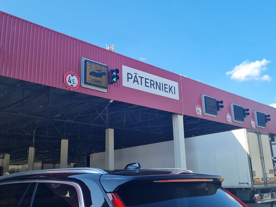 "Pāternieku" robežpunkta slēgšana negatīvi ietekmēs Latvijas kravu pārvadātājus "Pāternieku" robežpunkta slēgšana negatīvi ietekmēs Latvijas kravu pārvadātājus