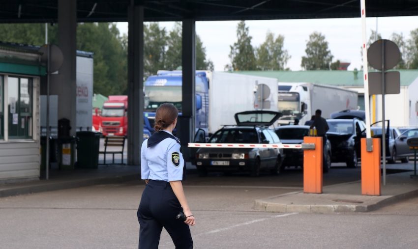 Vietnē "lvrobeza.lv" varēs veikt jaunas robežas šķērsošanas laika rezervācijas Pāternieku punktā Vietnē "lvrobeza.lv" varēs veikt jaunas robežas šķērsošanas laika rezervācijas Pāternieku punktā