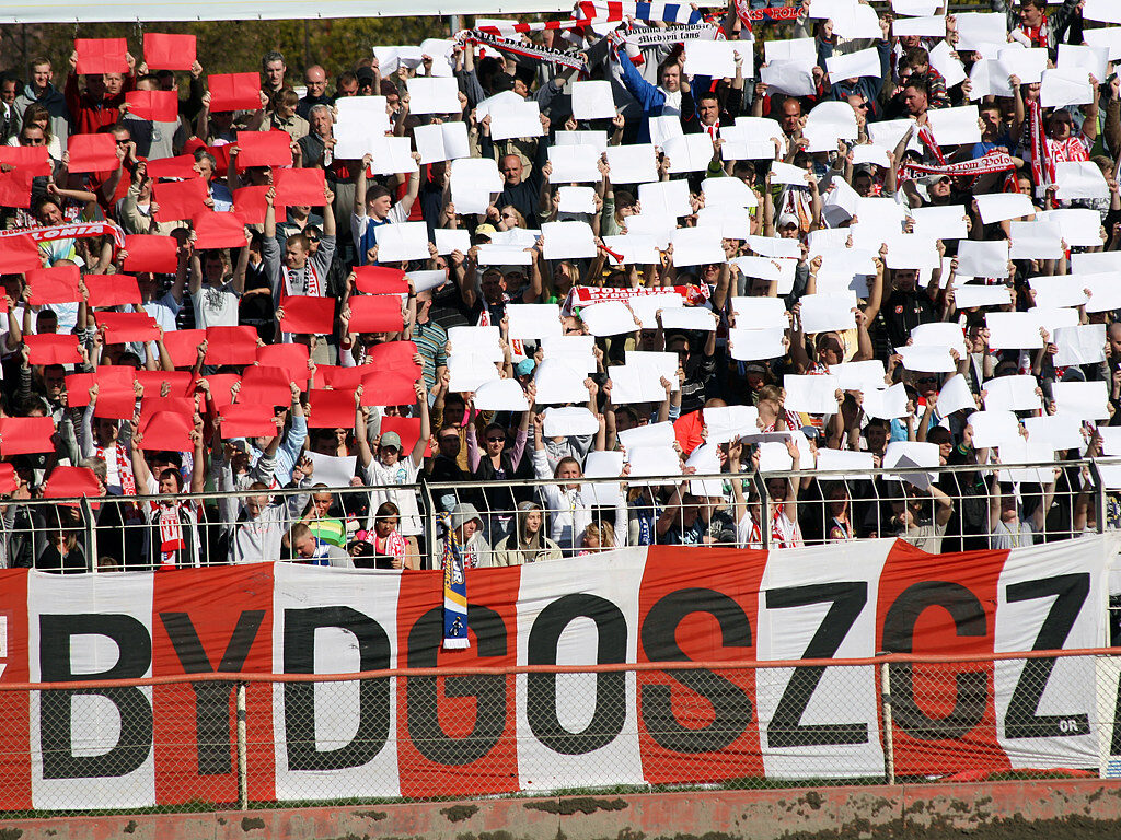 Polonia w finale po 57:33