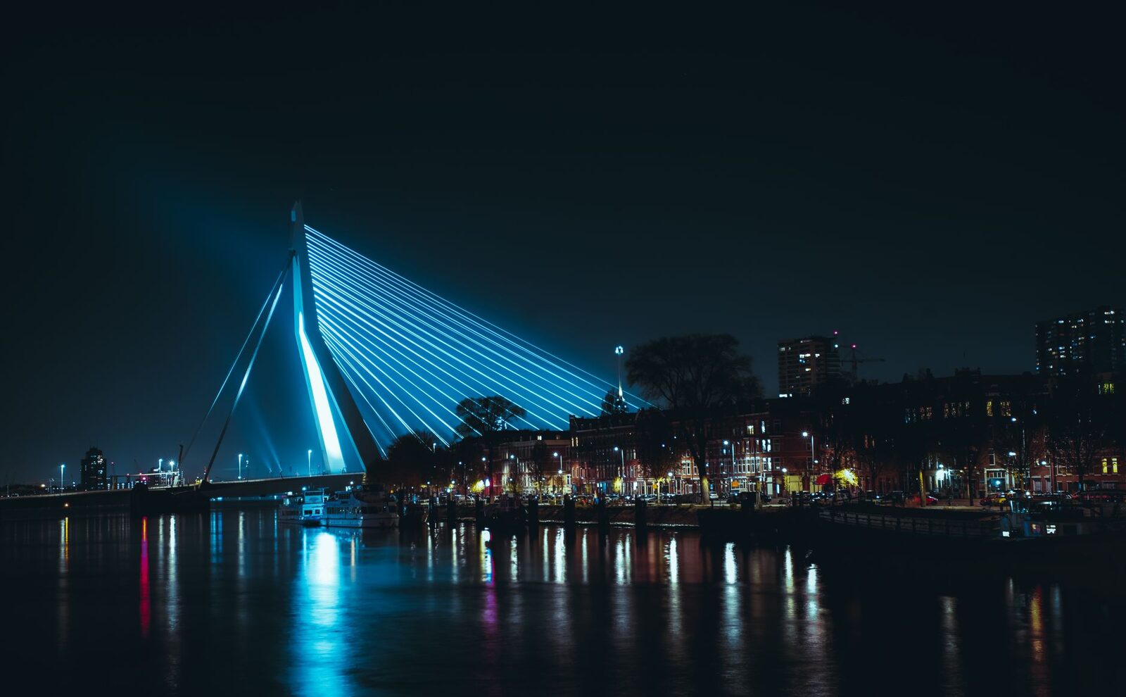 Rotterdamse stadsbrug dreigt veel duurder Rotterdamse stadsbrug dreigt veel duurder