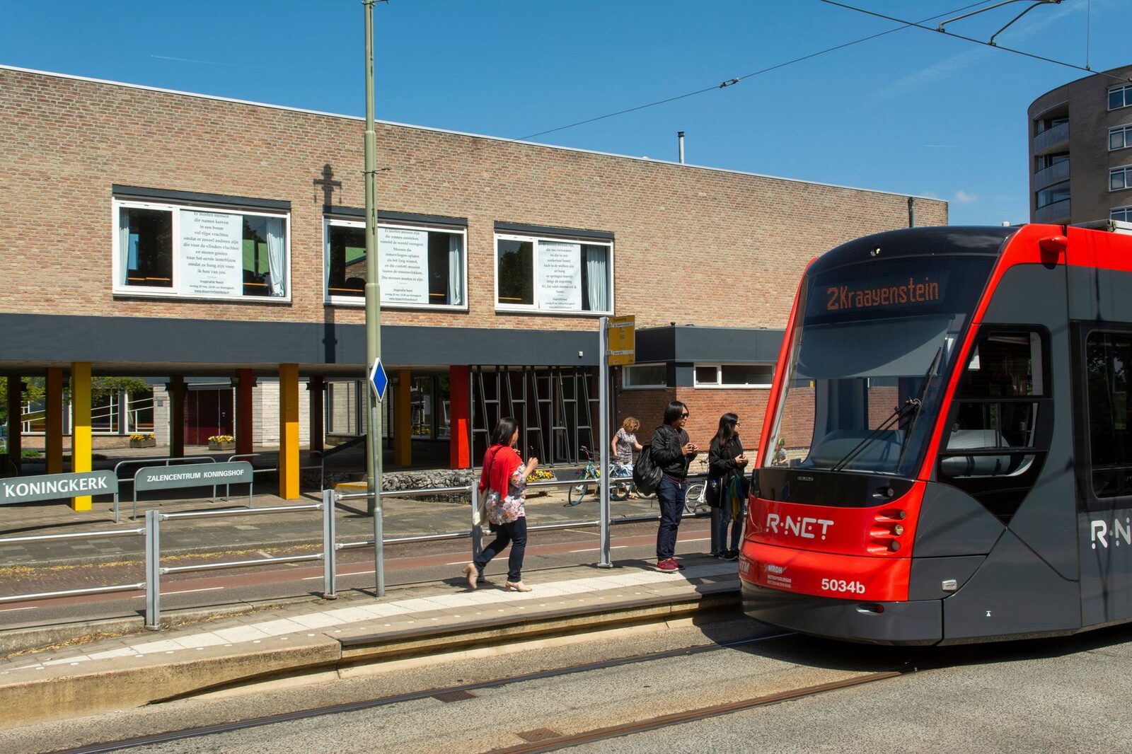 Glazen Koets rijdt door Haagse binnenstad