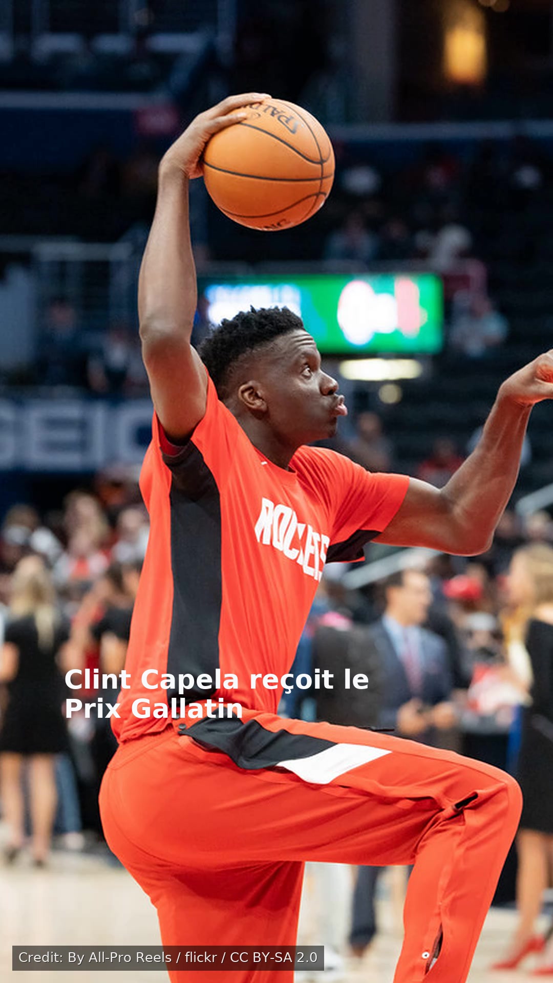 Clint Capela reçoit le Prix Gallatin
