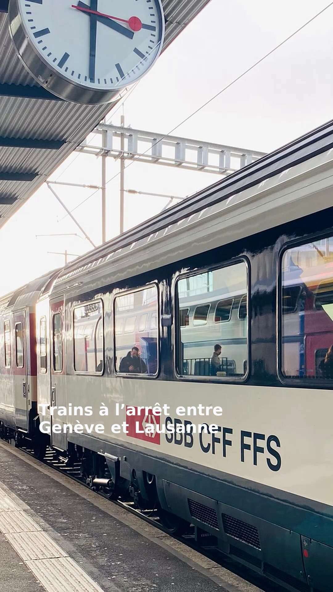Trains à l’arrêt entre Genève et Lausanne