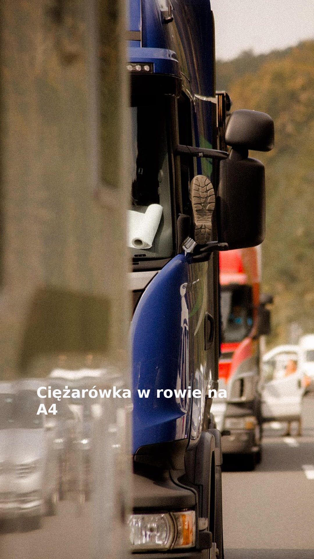 Ciężarówka w rowie na A4