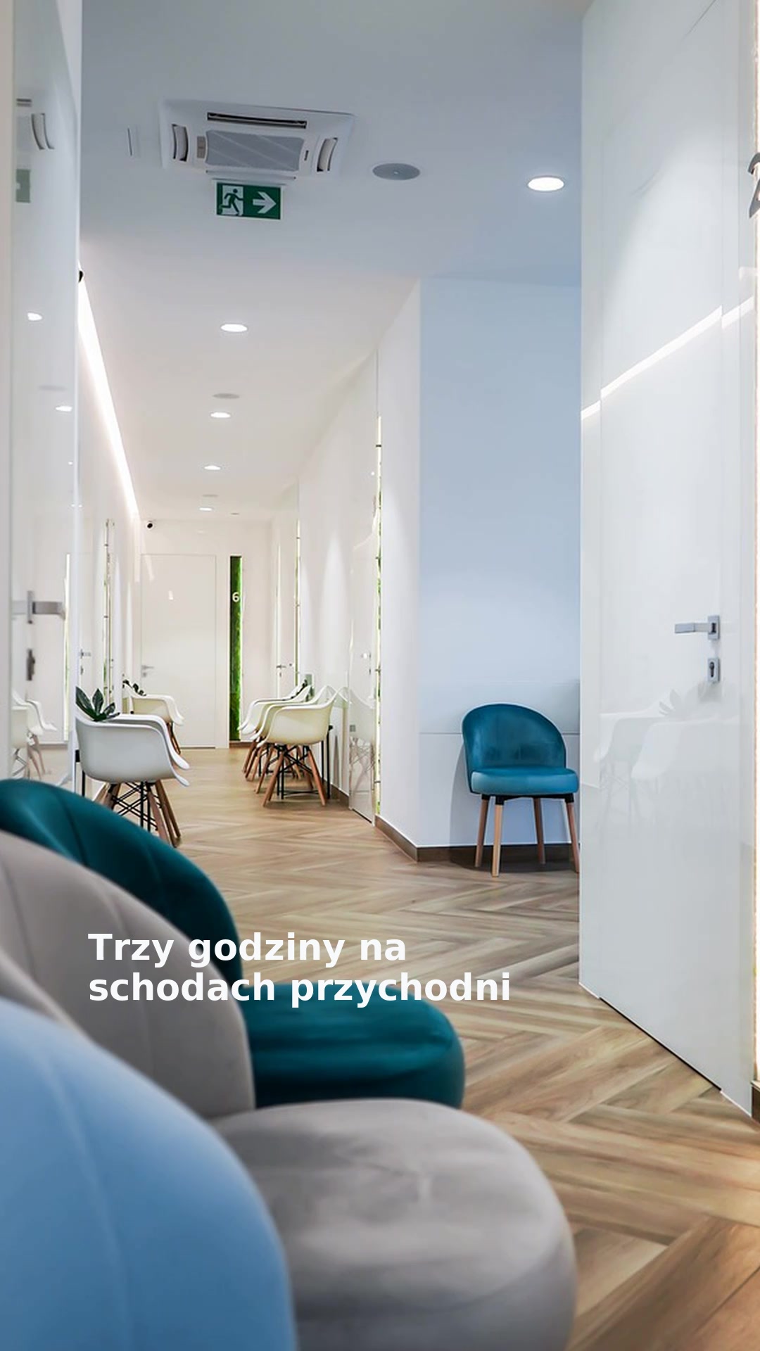 Trzy godziny na schodach przychodni