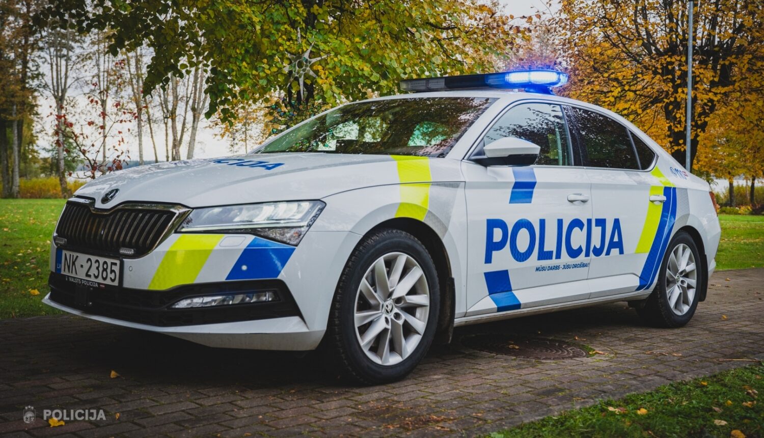 Rēzeknē aizturēts pusaudzis, kuru tur aizdomās par vīrieša aplaupīšanu parkā