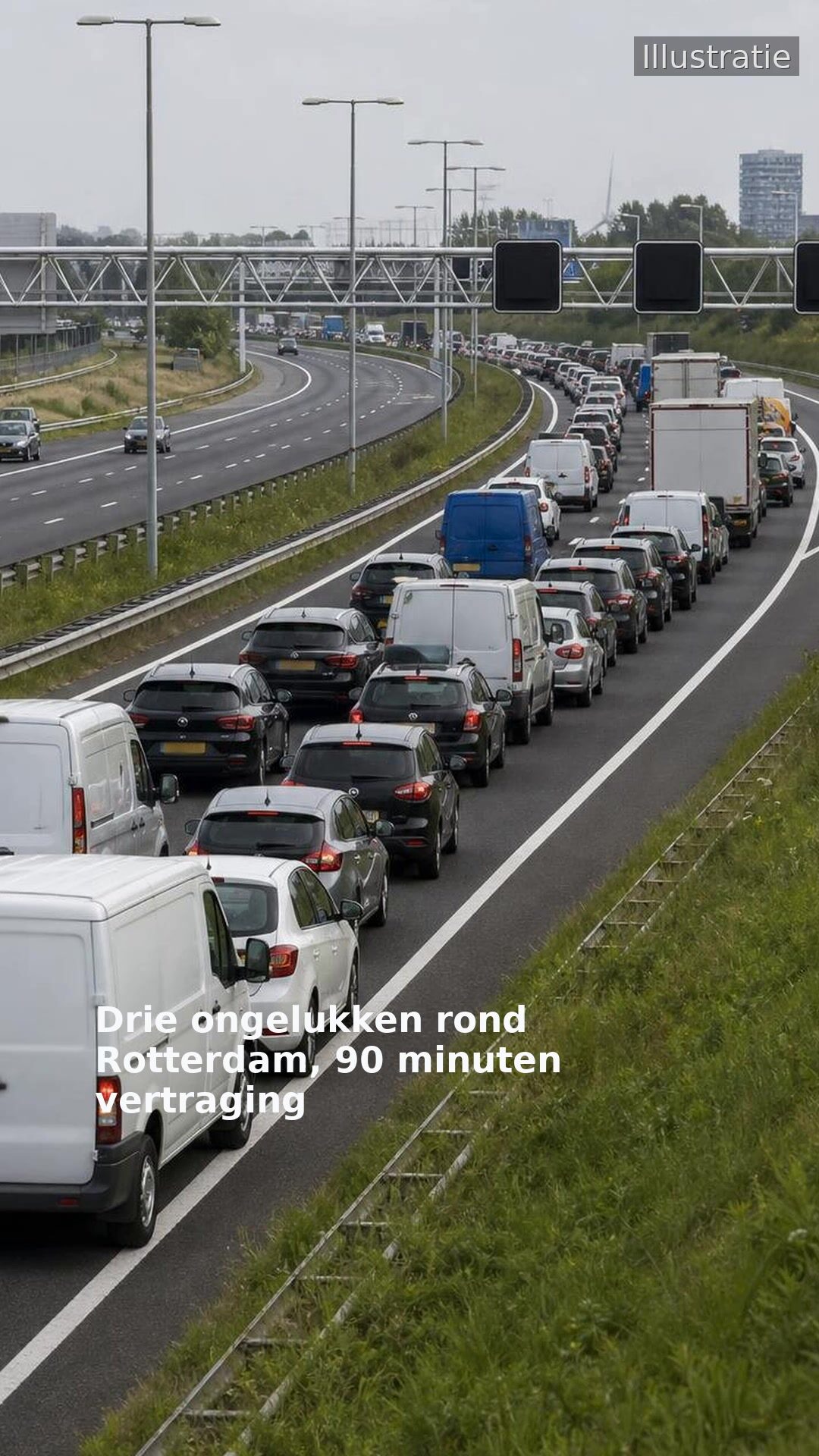 Drie ongelukken rond Rotterdam, 90 minuten vertraging
