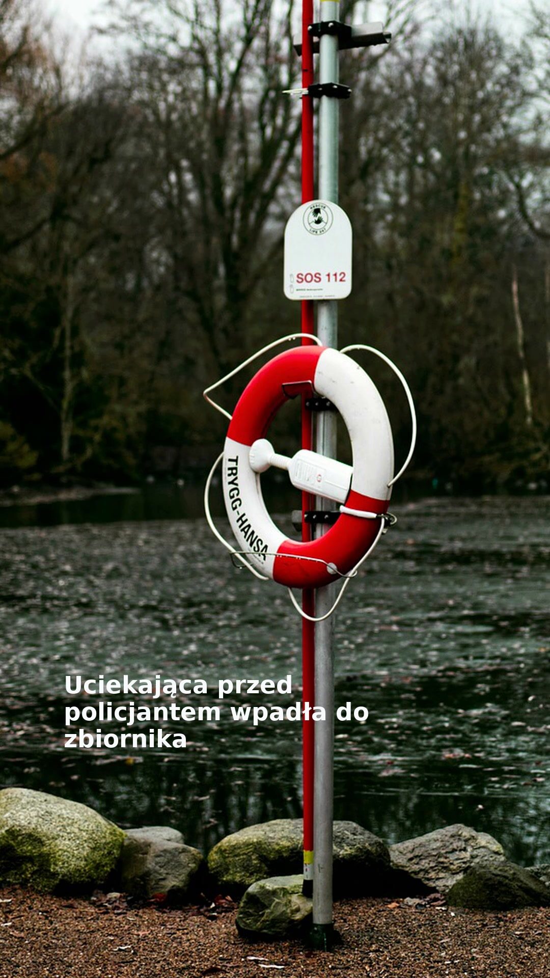 Uciekająca przed policjantem wpadła do zbiornika