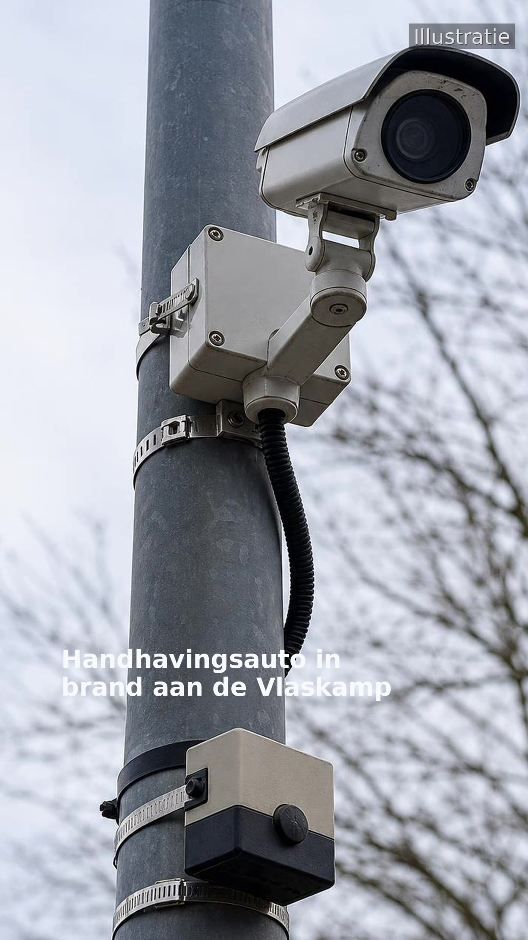 Handhavingsauto in brand aan de Vlaskamp
