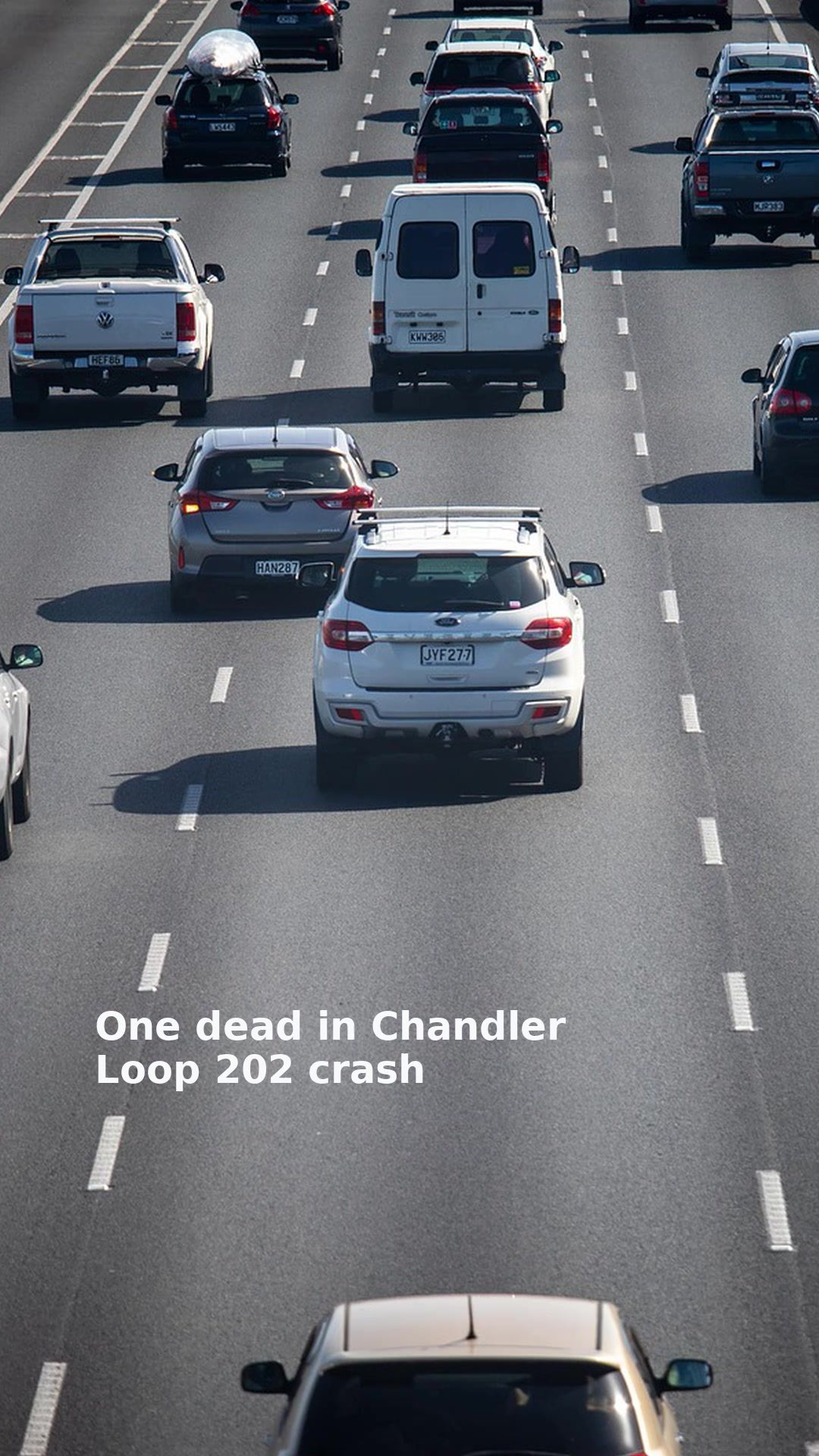 One dead in Chandler Loop 202 crash