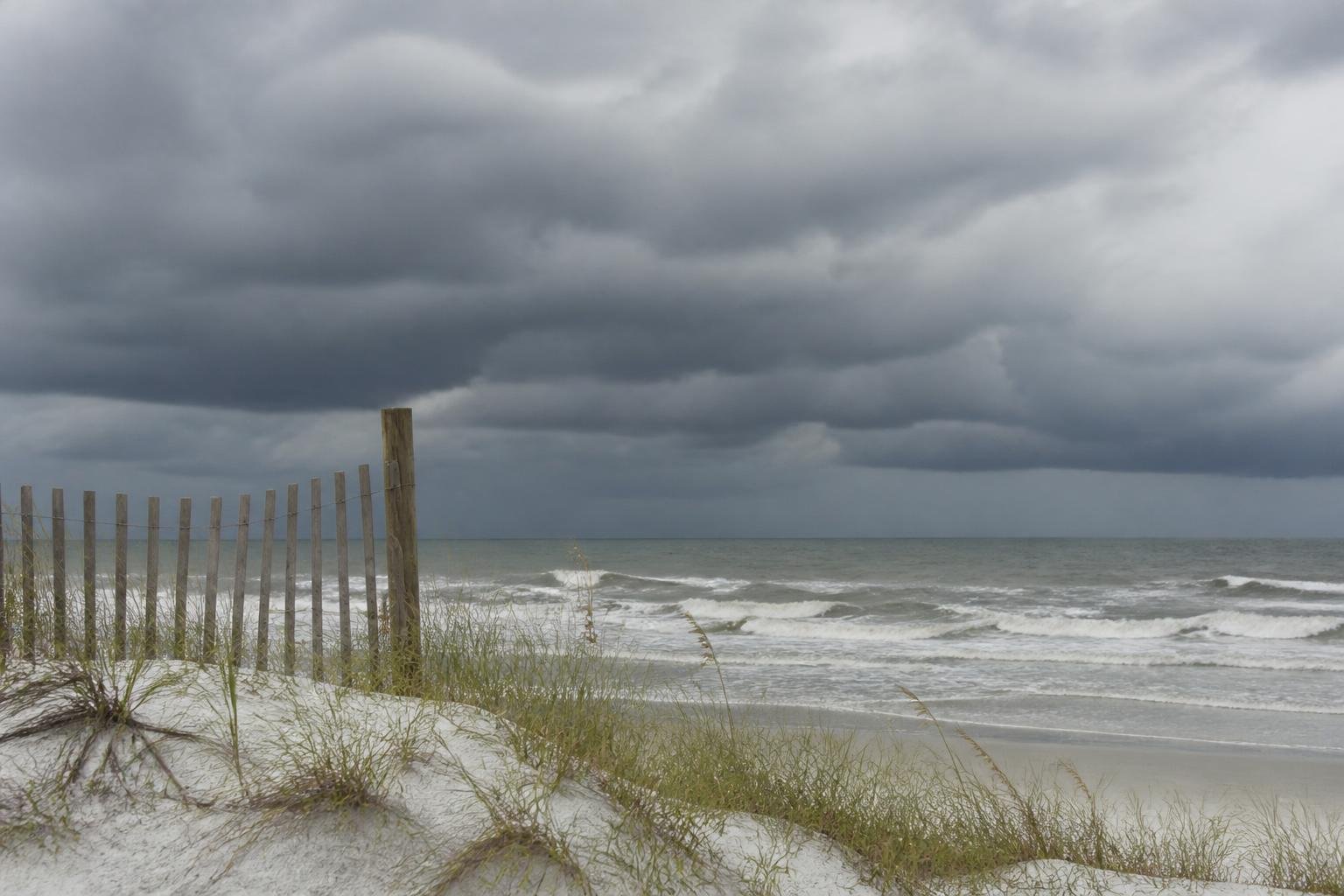 Category 3 Hurricane Isaias approaches US Gulf coast
