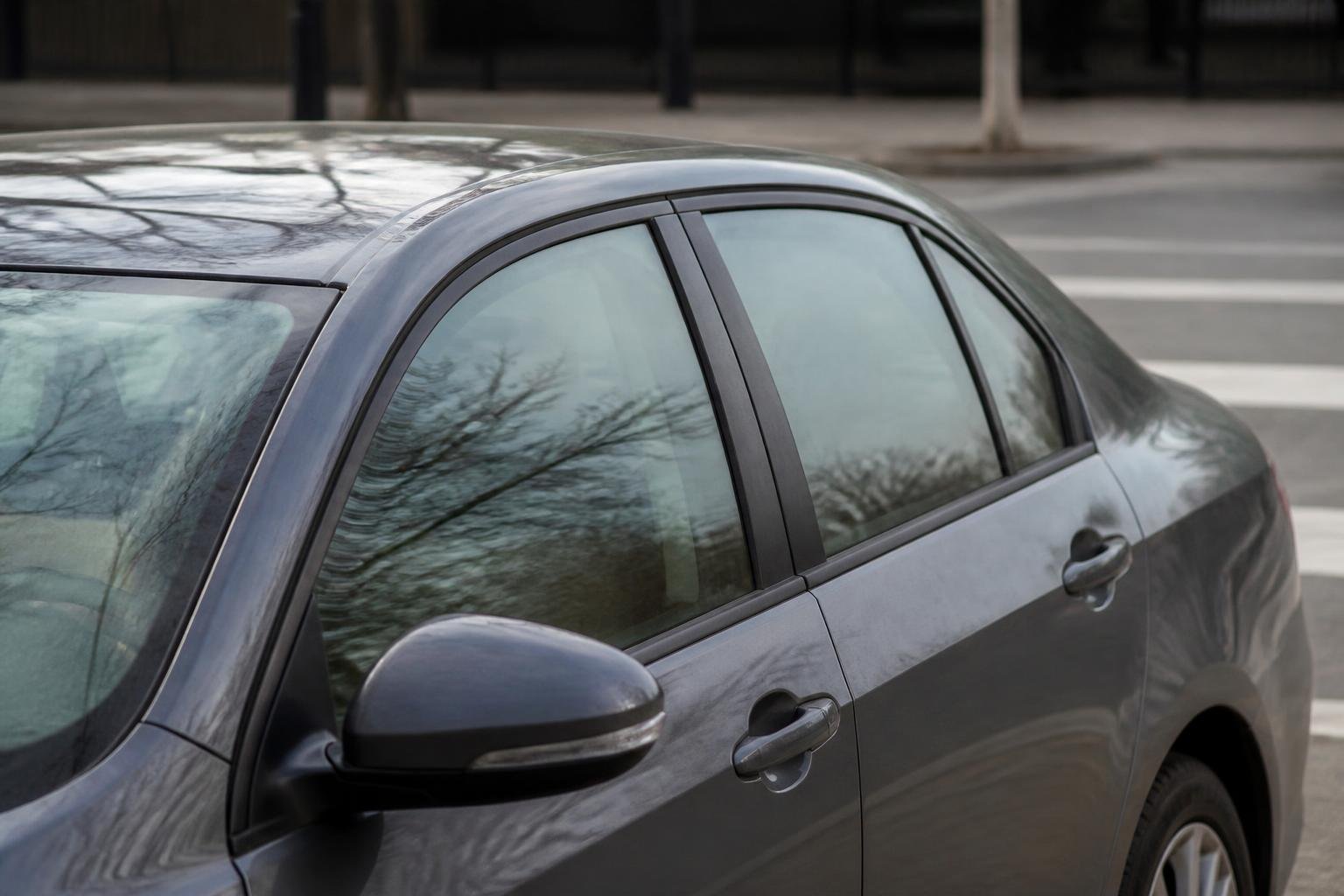 ICE officer shoots man in car in New York City