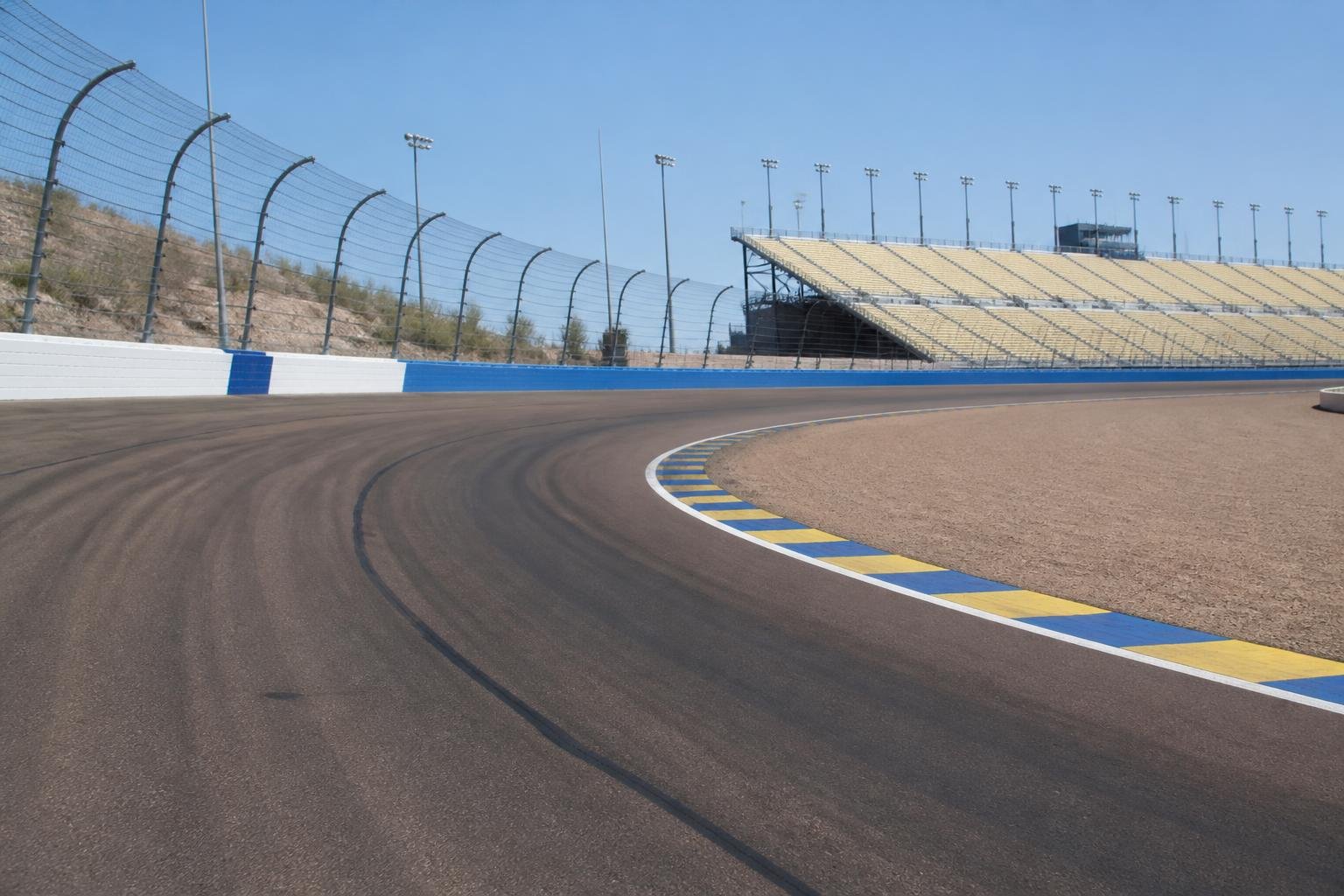 Larson sees Phoenix as a tough test in NASCAR title chase Larson sees Phoenix as a tough test in NASCAR title chase