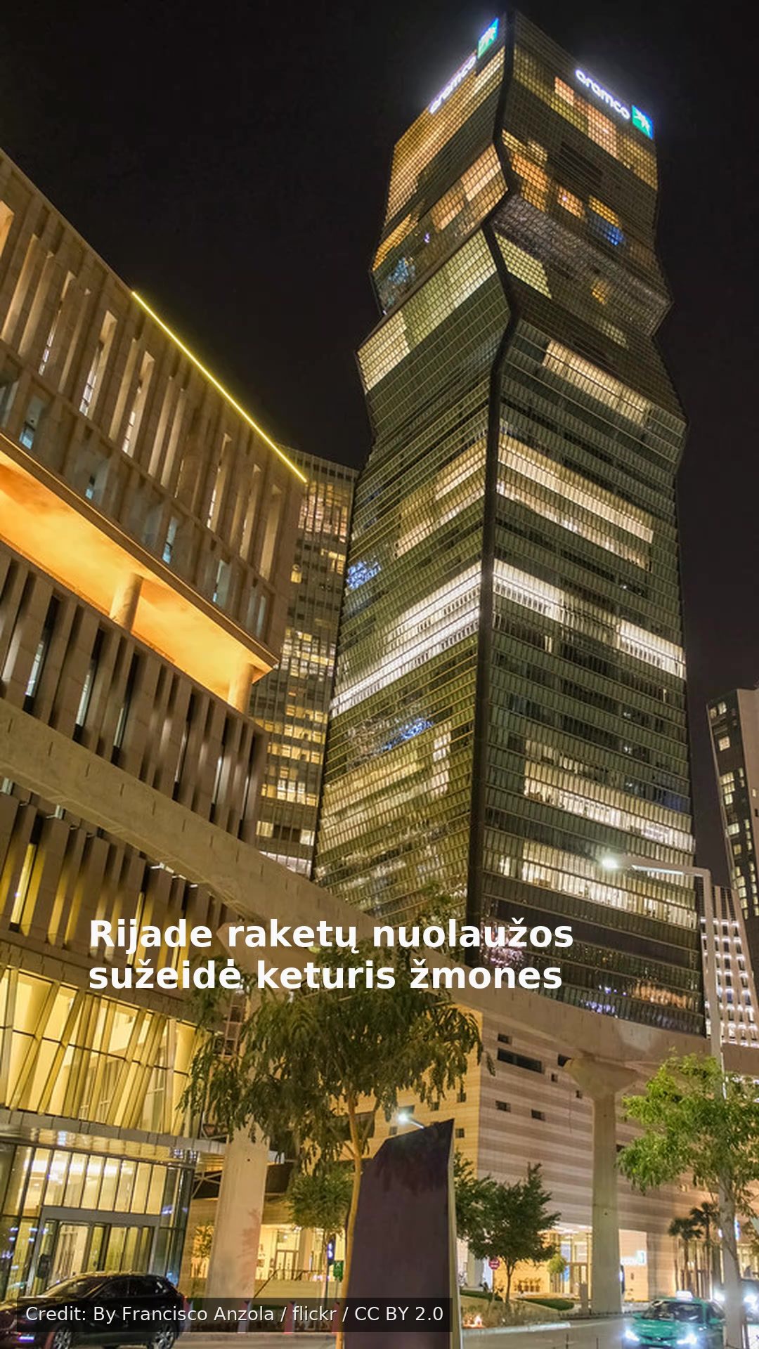 Rijade raketų nuolaužos sužeidė keturis žmones