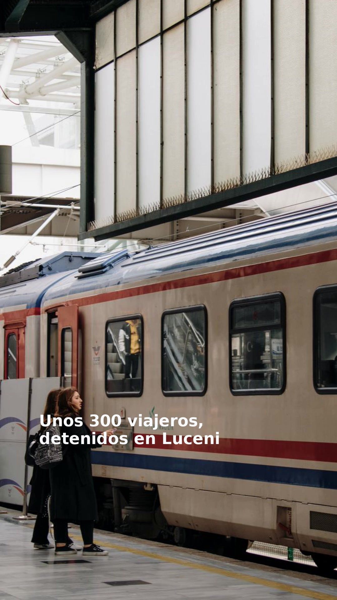 Unos 300 viajeros, detenidos en Luceni