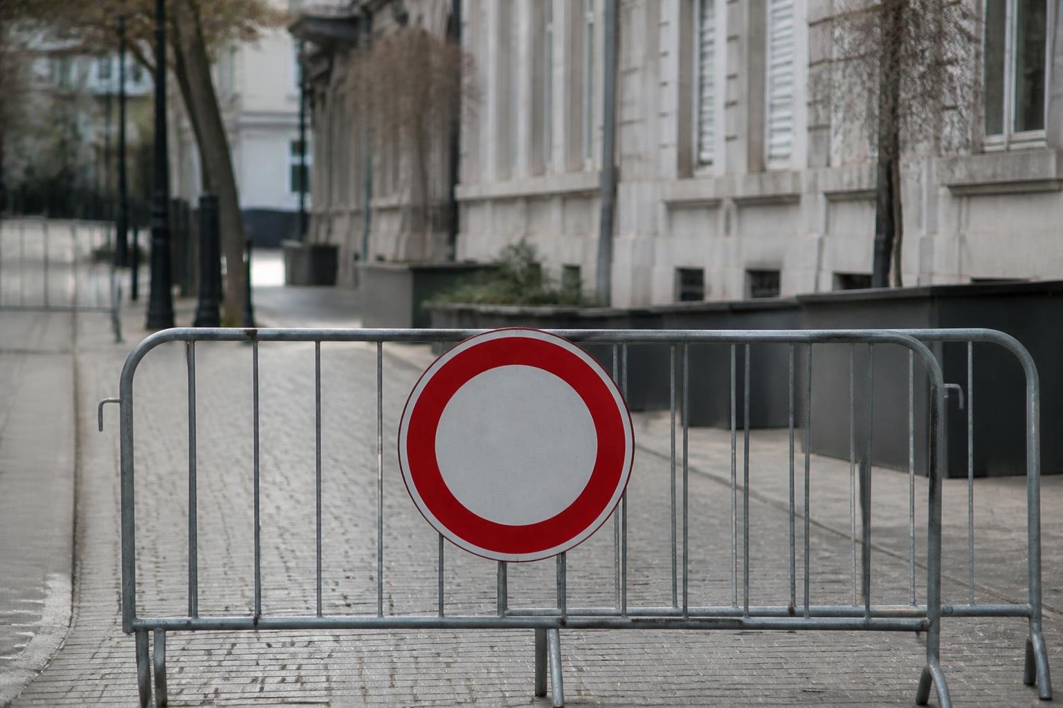 Liège interdit les rassemblements de plus de trois personnes après les émeutes