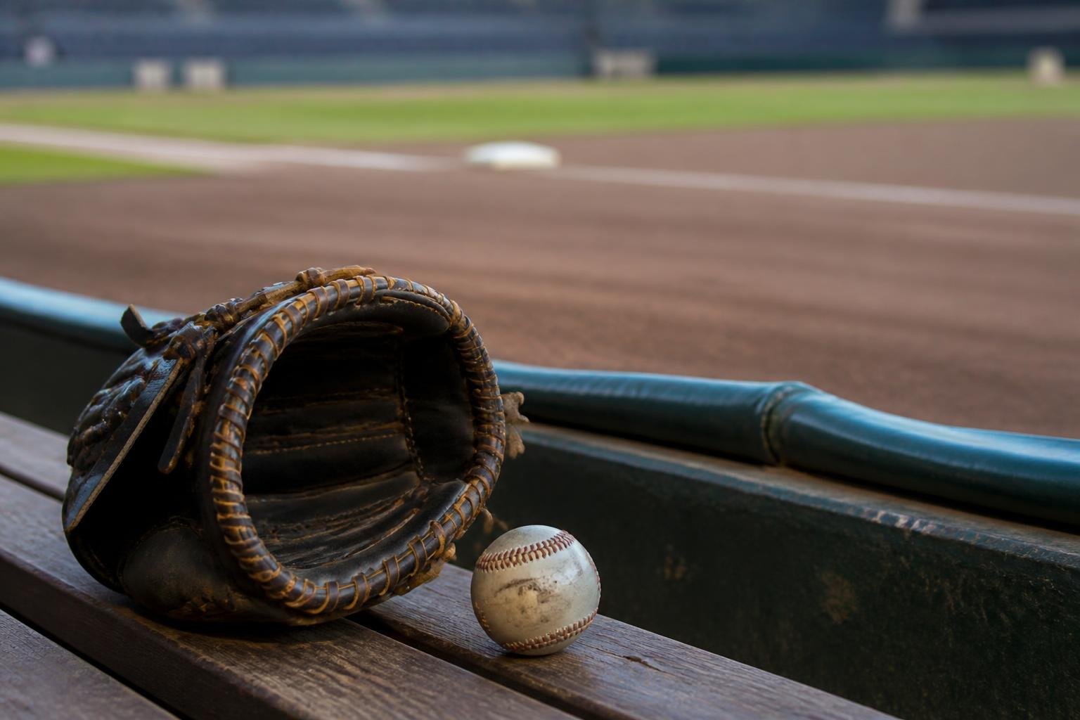Brewers beat Dodgers 6-2, move one win from NLCS sweep