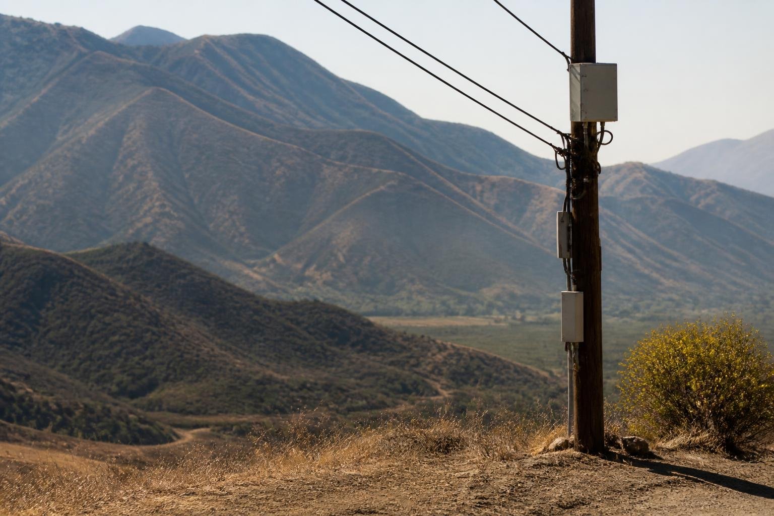 California wildfire risk rises as power shutoffs begin