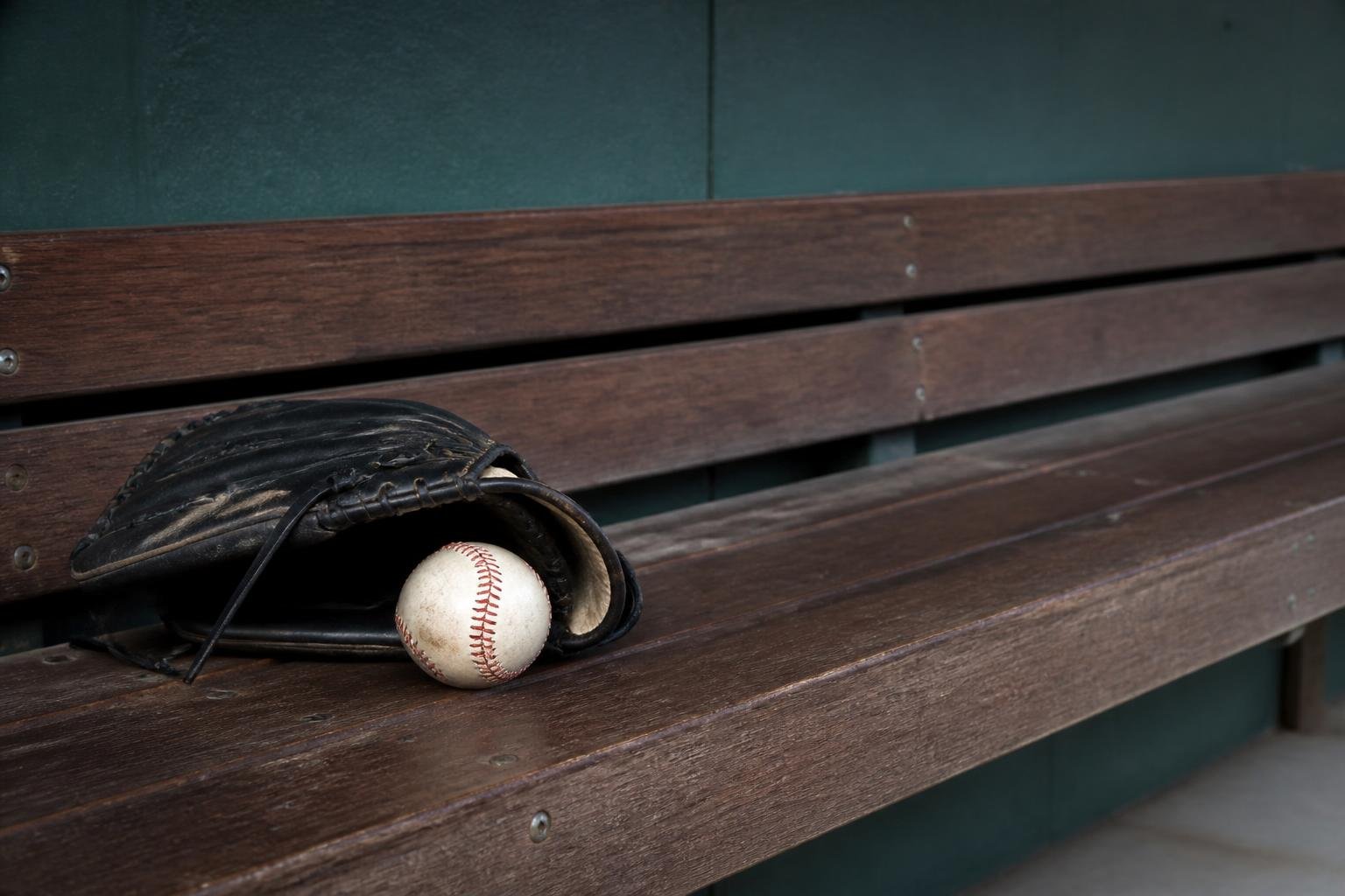 Miguel Rojas retires after Brewers sweep Dodgers in NLCS