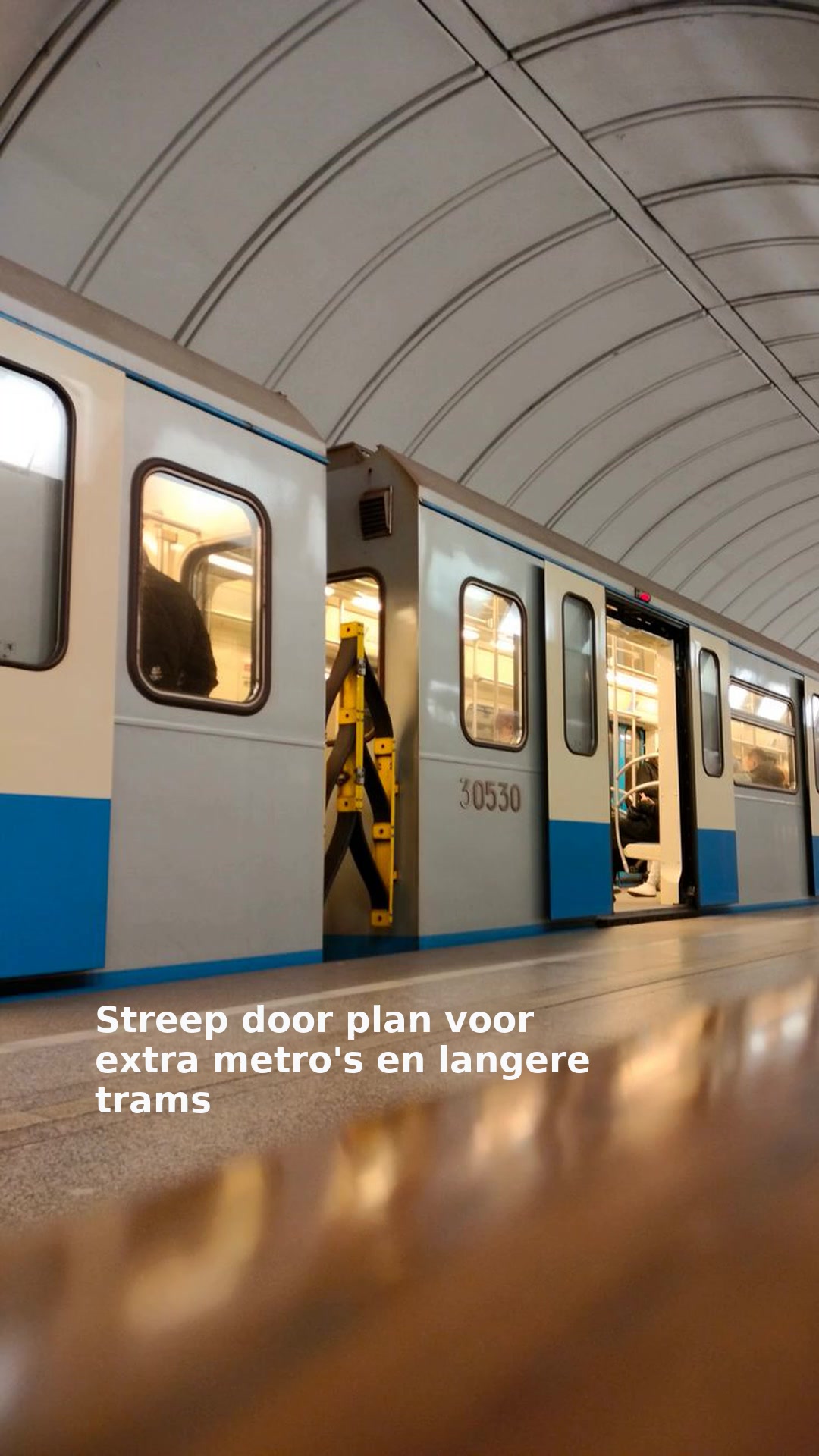 Streep door plan voor extra metro's en langere trams