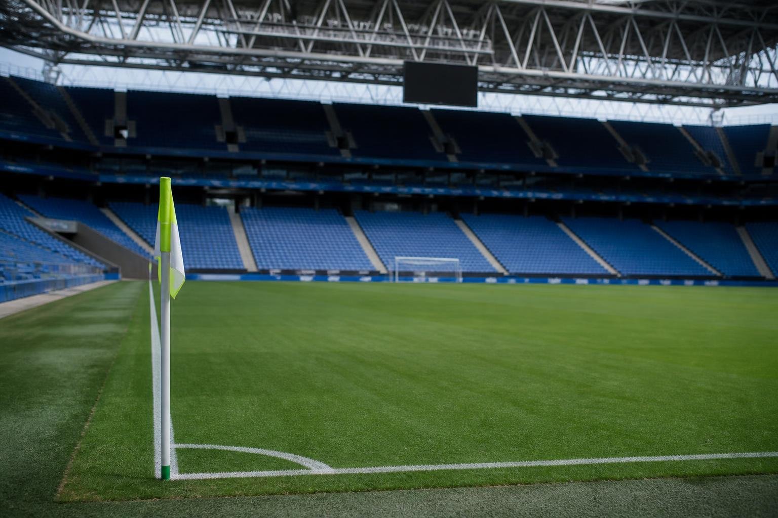 La FIFA mantiene la multa y el cierre parcial a la RFEF por cánticos xenófobos en Barcelona
