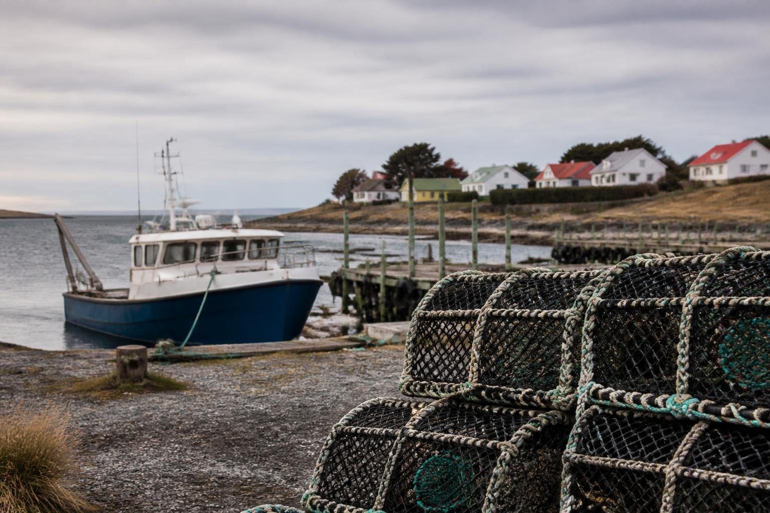 Argentina pressures Falklands oil industry; fisheries could be next