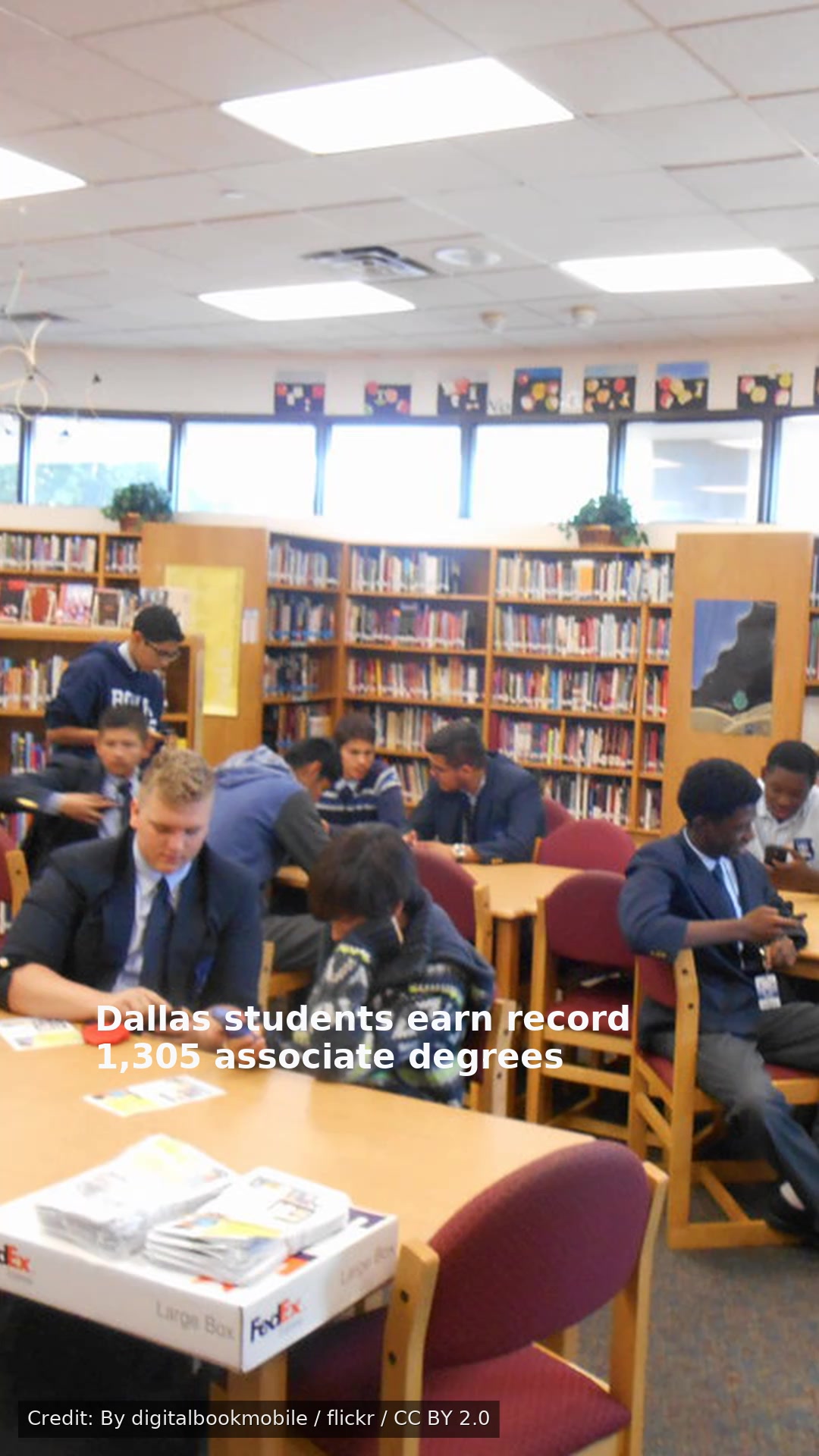 Dallas students earn record 1,305 associate degrees