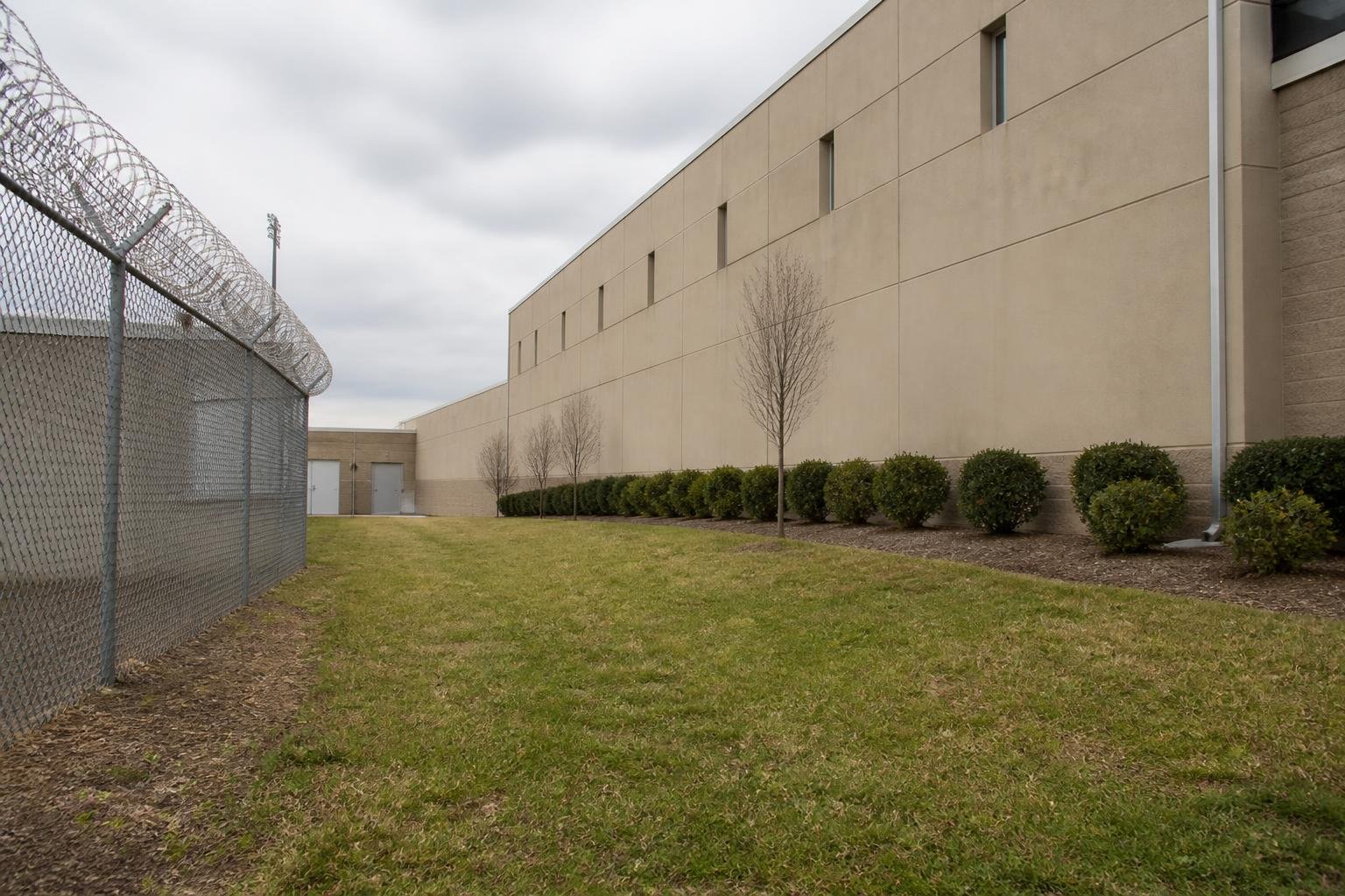 Tarrant County sheriff details jail death, disputes commissioner’s account