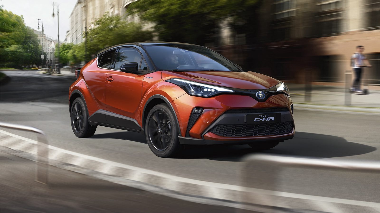 Toyota C-HR стала безопаснее