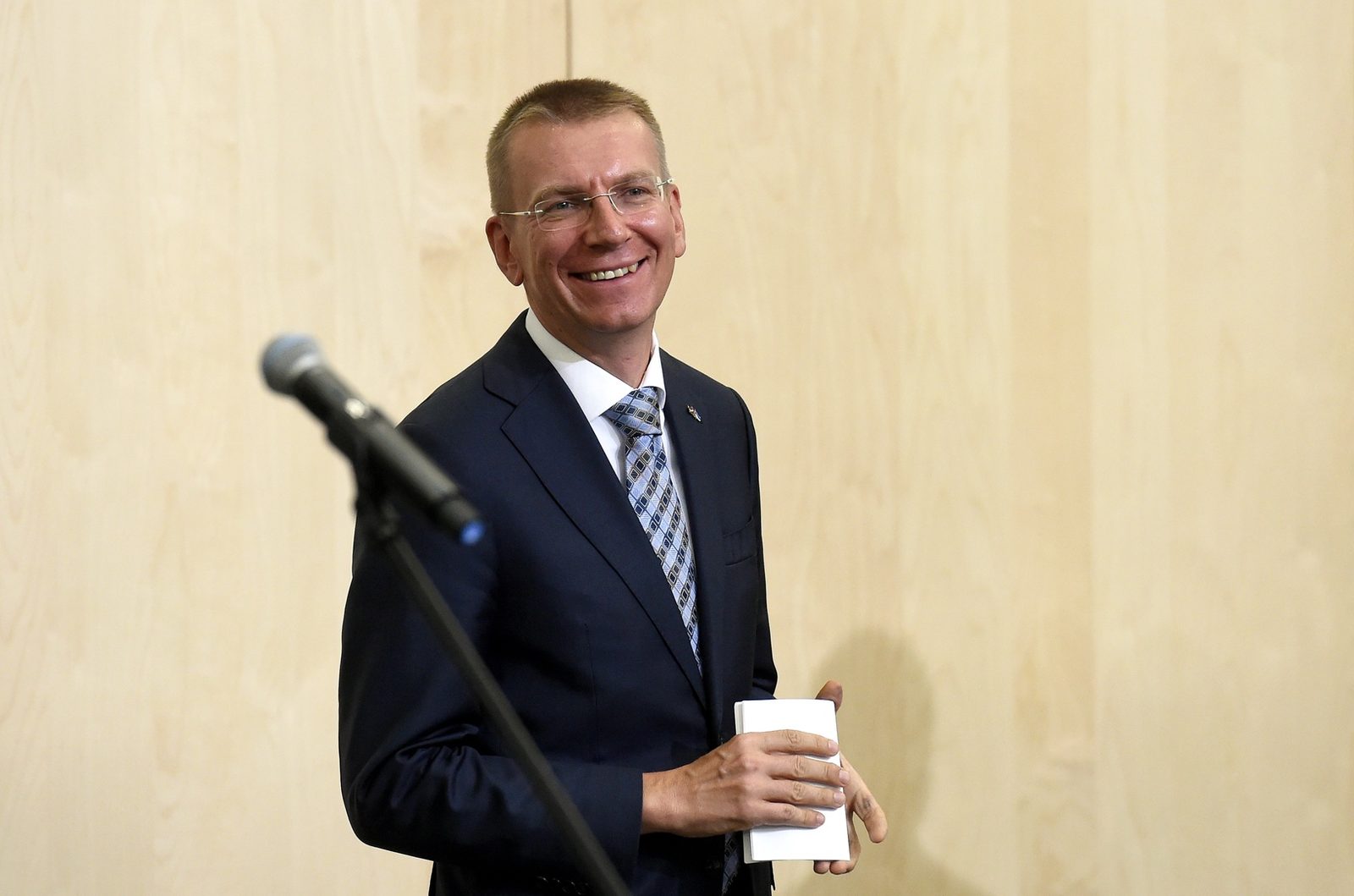 Latvija apsver rosināt ES sankciju sarakstā iekļaut Baltkrievijas vēlēšanu komisijas un spēka struktūru amatpersonas Latvija apsver rosināt ES sankciju sarakstā iekļaut Baltkrievijas vēlēšanu komisijas un spēka struktūru amatpersonas