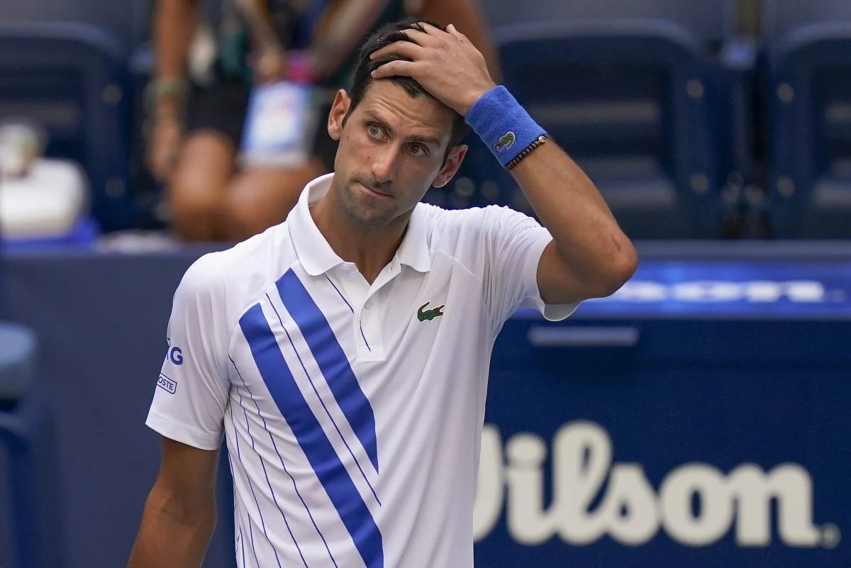 Новака Джоковича дисквалифицировали С US OPEN 2020