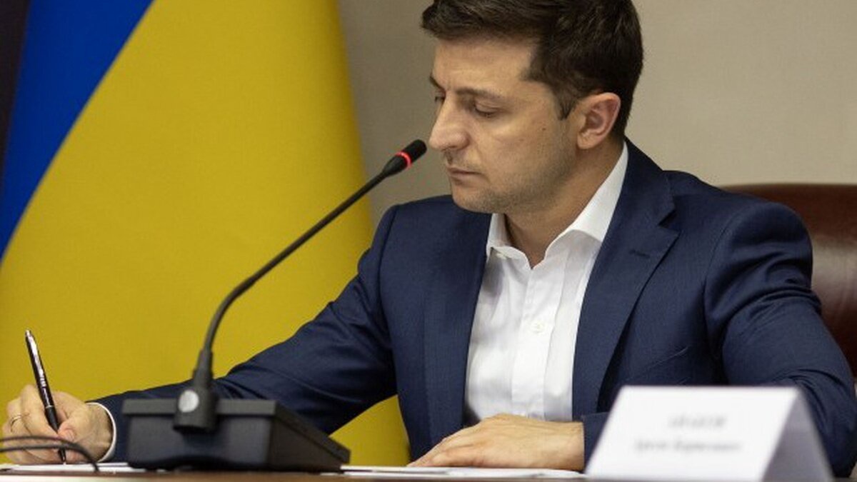 Зеленский призвал Россию вмешаться в ситуацию с обострением в Донбассе Зеленский призвал Россию вмешаться в ситуацию с обострением в Донбассе