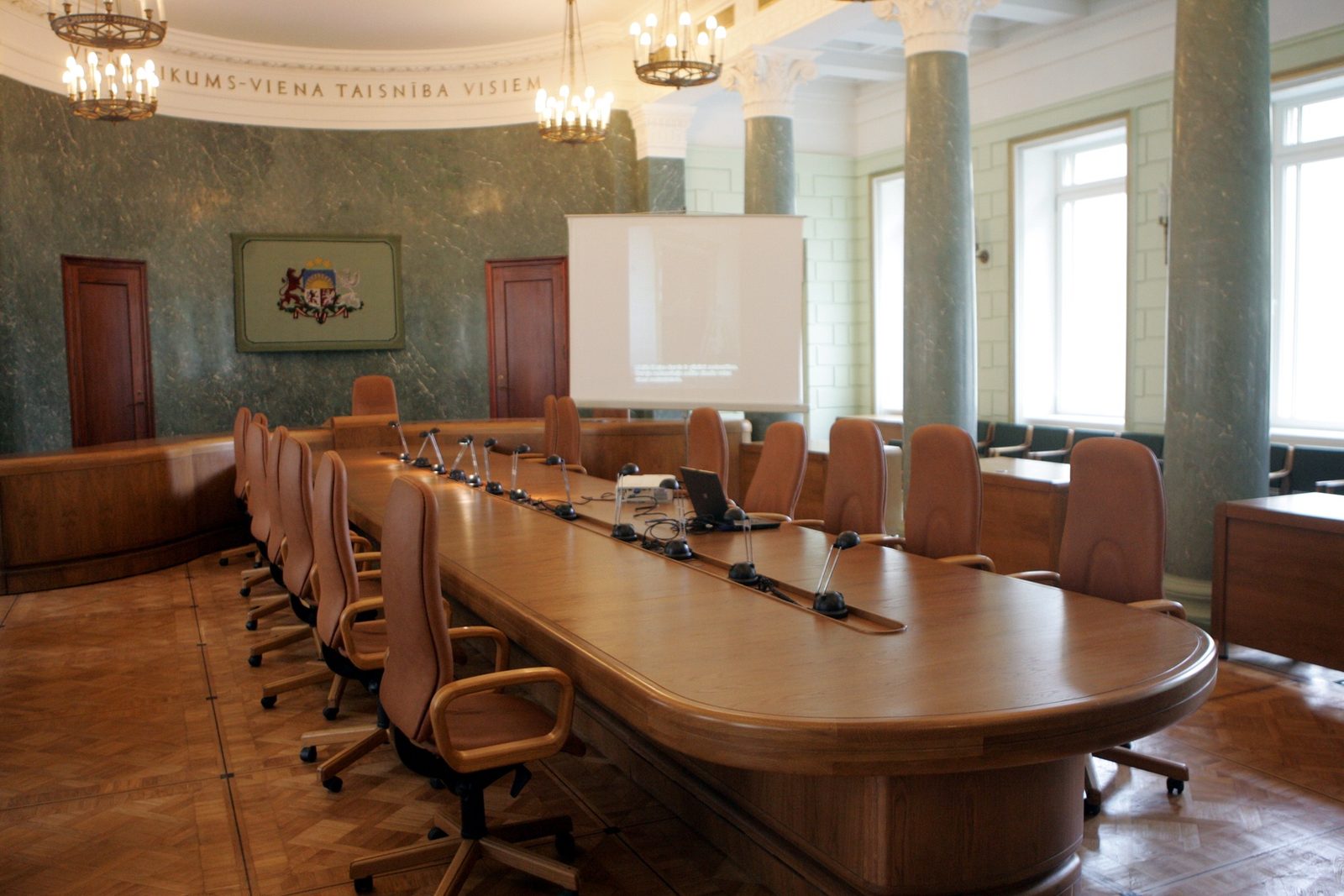 Правительство пересмотрит вопрос об отказе от авторских гонораров Правительство пересмотрит вопрос об отказе от авторских гонораров