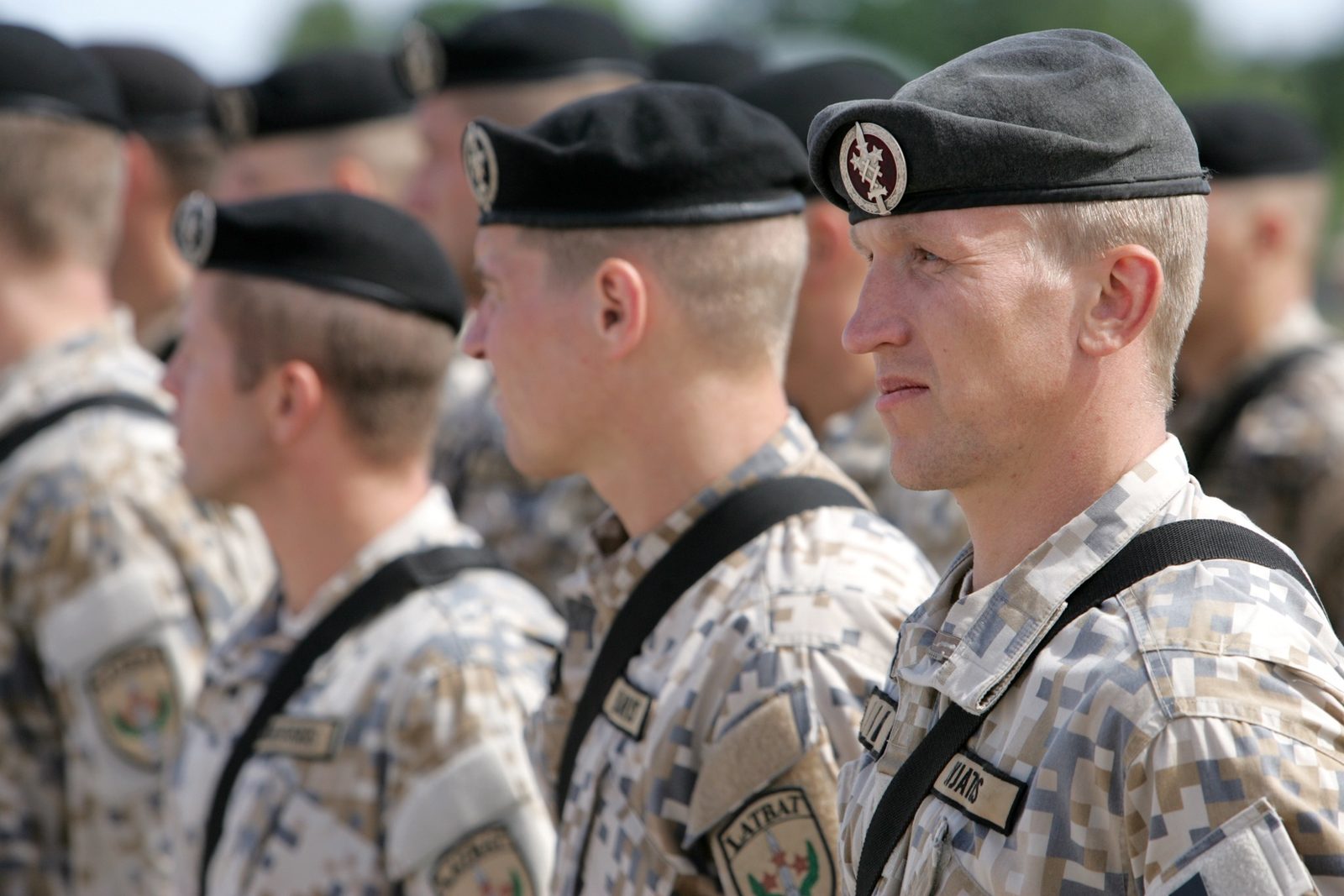Правительство решило отправить латвийских военных в Ирак Правительство решило отправить латвийских военных в Ирак