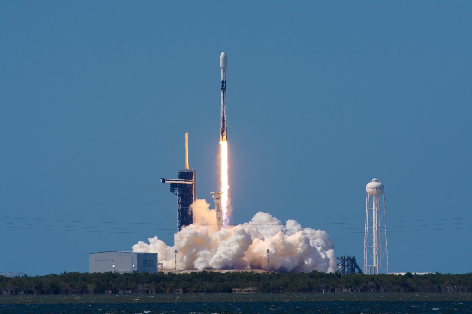 SpaceX 3 сентября запустит новую группу интернет-спутников Starlink SpaceX 3 сентября запустит новую группу интернет-спутников Starlink