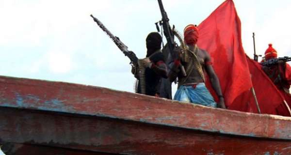 У берегов Нигерии пираты похитили двух россиян У берегов Нигерии пираты похитили двух россиян
