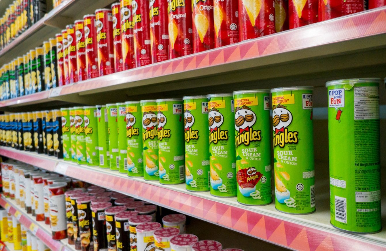 Контейнер от чипсов Pringles признан кошмаром переработки отходов Контейнер от чипсов Pringles признан кошмаром переработки отходов