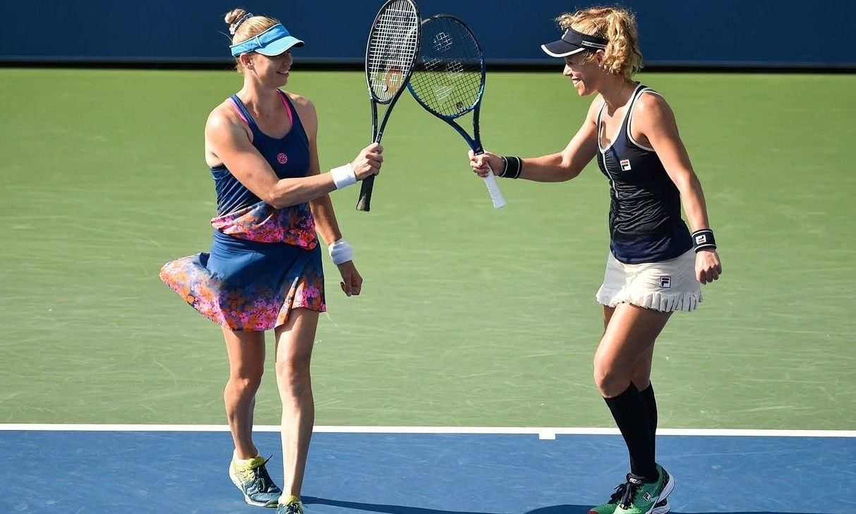 Вера Звонарева выиграла парный US OPEN вместе с Лаурой Зигемунд Вера Звонарева выиграла парный US OPEN вместе с Лаурой Зигемунд