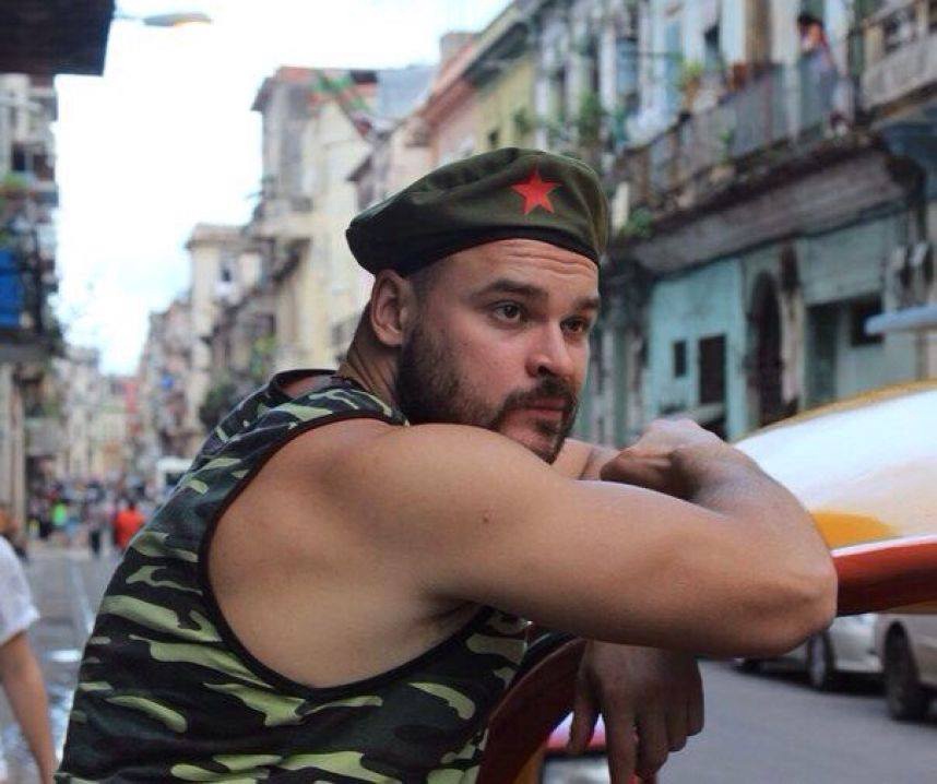 Националист "Тесак" покончил с собой в СИЗО Националист "Тесак" покончил с собой в СИЗО