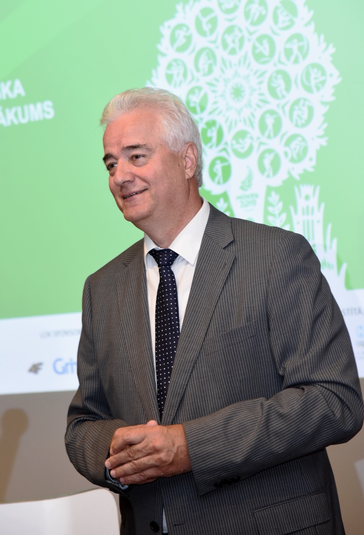 Lukašenko atceļ no amata vēstnieku Latvijā Lukašenko atceļ no amata vēstnieku Latvijā