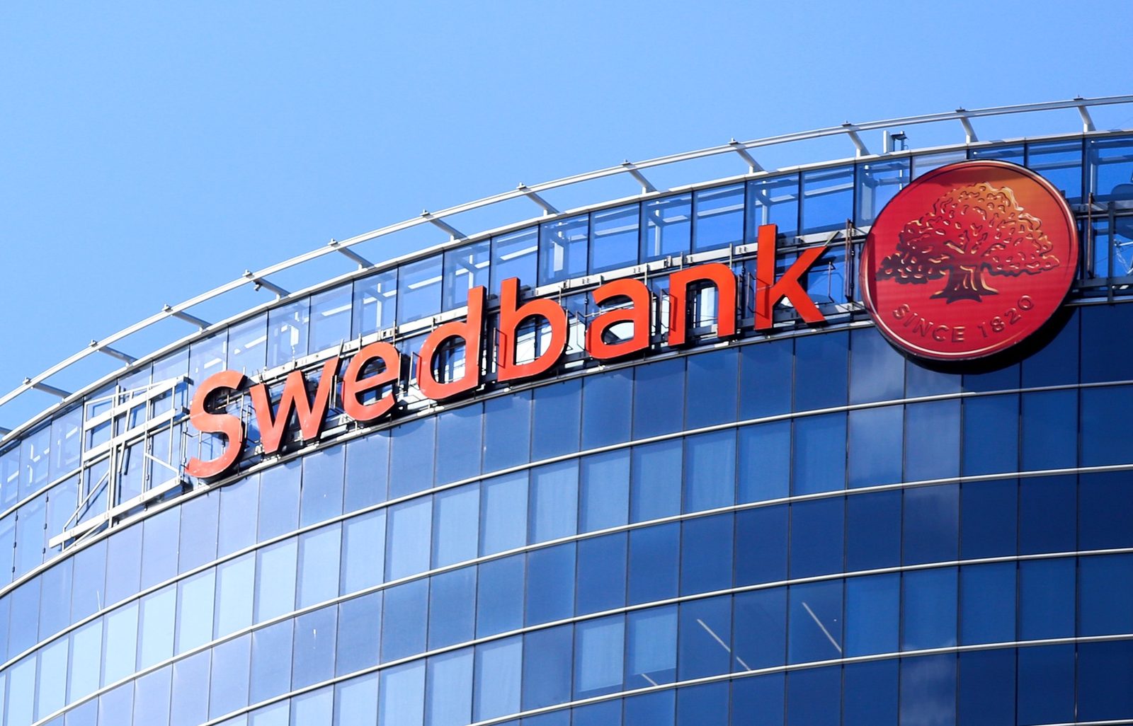 "Swedbank" sāk dzēst klientiem iepriekšējās krīzes hipotekāro kredītu parādus "Swedbank" sāk dzēst klientiem iepriekšējās krīzes hipotekāro kredītu parādus