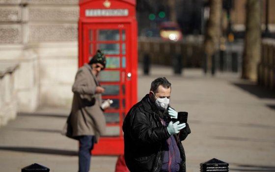 В Лондоне запретили ходить в гости В Лондоне запретили ходить в гости