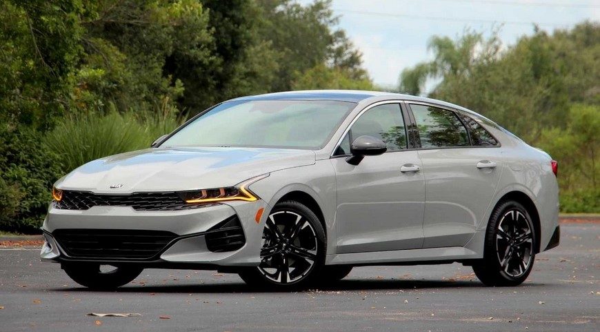 Превосходит ли Kia K5 GT - BMW 330i, в Kia заявил, что превосходит Превосходит ли Kia K5 GT - BMW 330i, в Kia заявил, что превосходит
