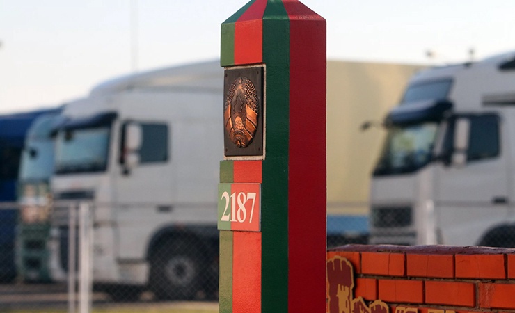 Белоруссия отказала во въезде сотням "спортивных" иностранцев Белоруссия отказала во въезде сотням "спортивных" иностранцев