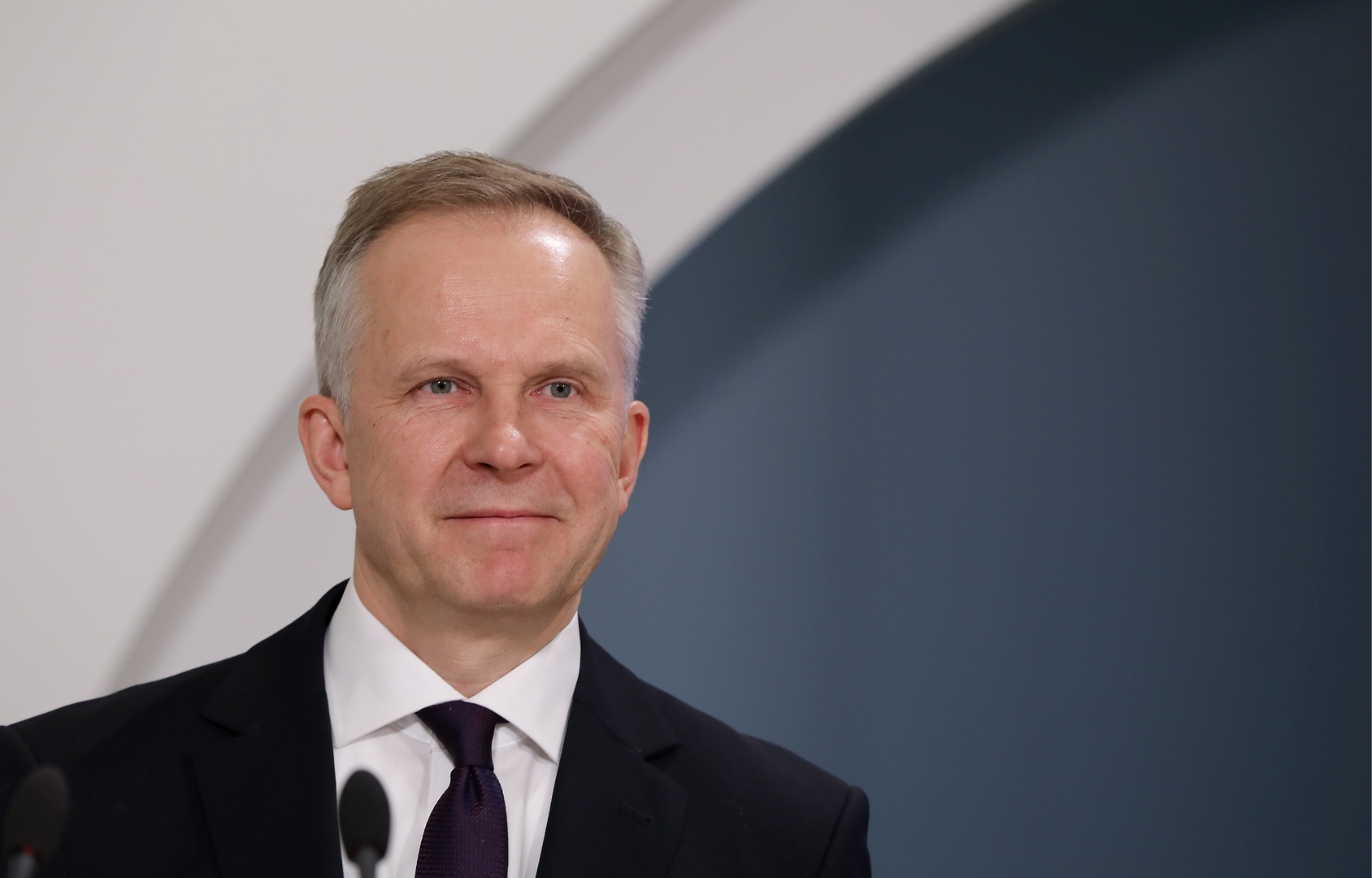 Latvijas Bankas bijušais prezidents Ilmārs Rimšēvičs izveidojis uzņēmumu "Raipol" Latvijas Bankas bijušais prezidents Ilmārs Rimšēvičs izveidojis uzņēmumu "Raipol"
