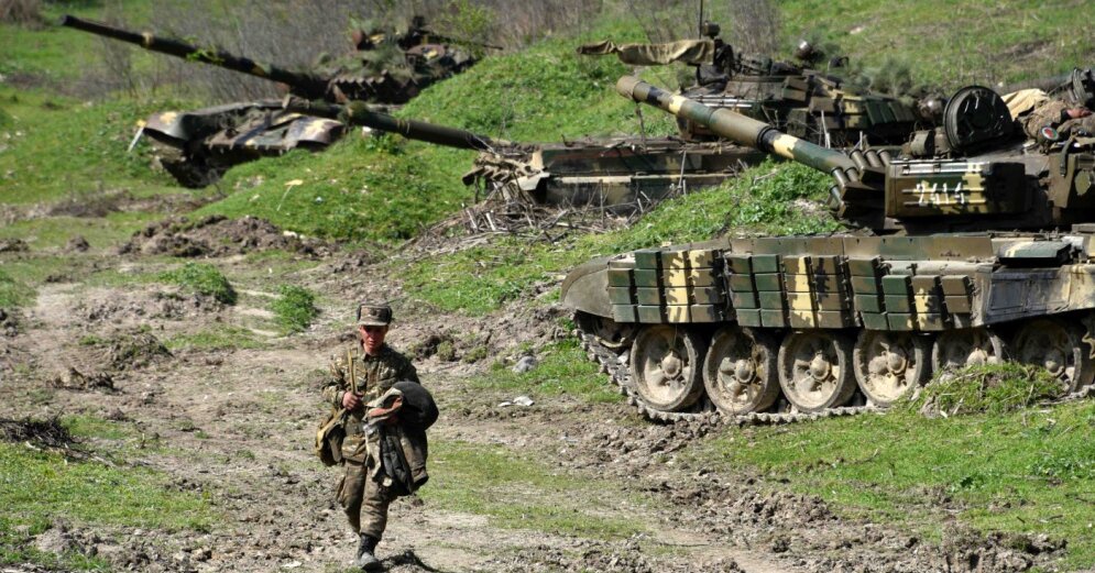 В Карабахе заявили об обстрелах со стороны Азербайджана В Карабахе заявили об обстрелах со стороны Азербайджана