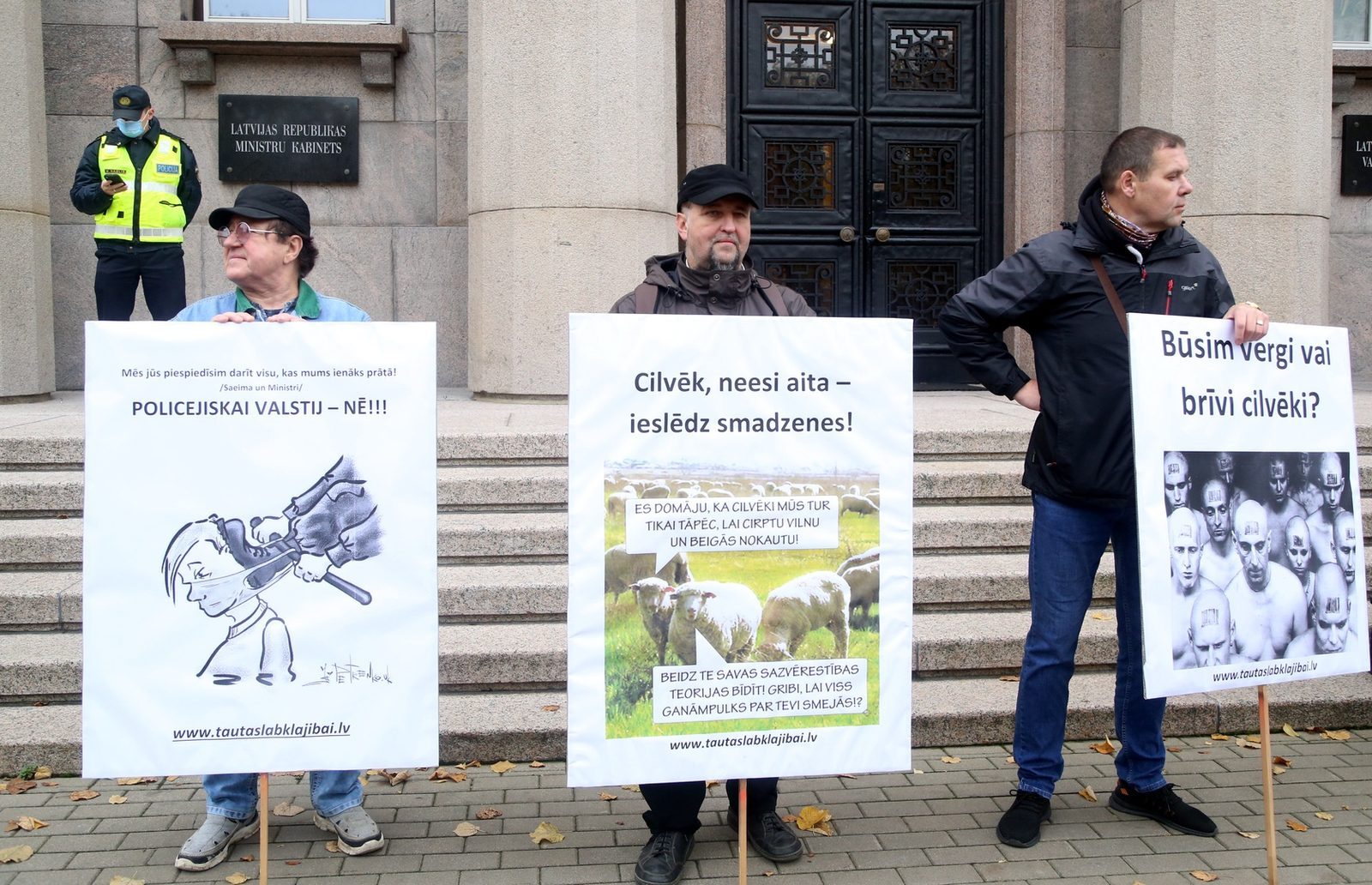 В шествии против ношения масок приняли участие 80 человек В шествии против ношения масок приняли участие 80 человек