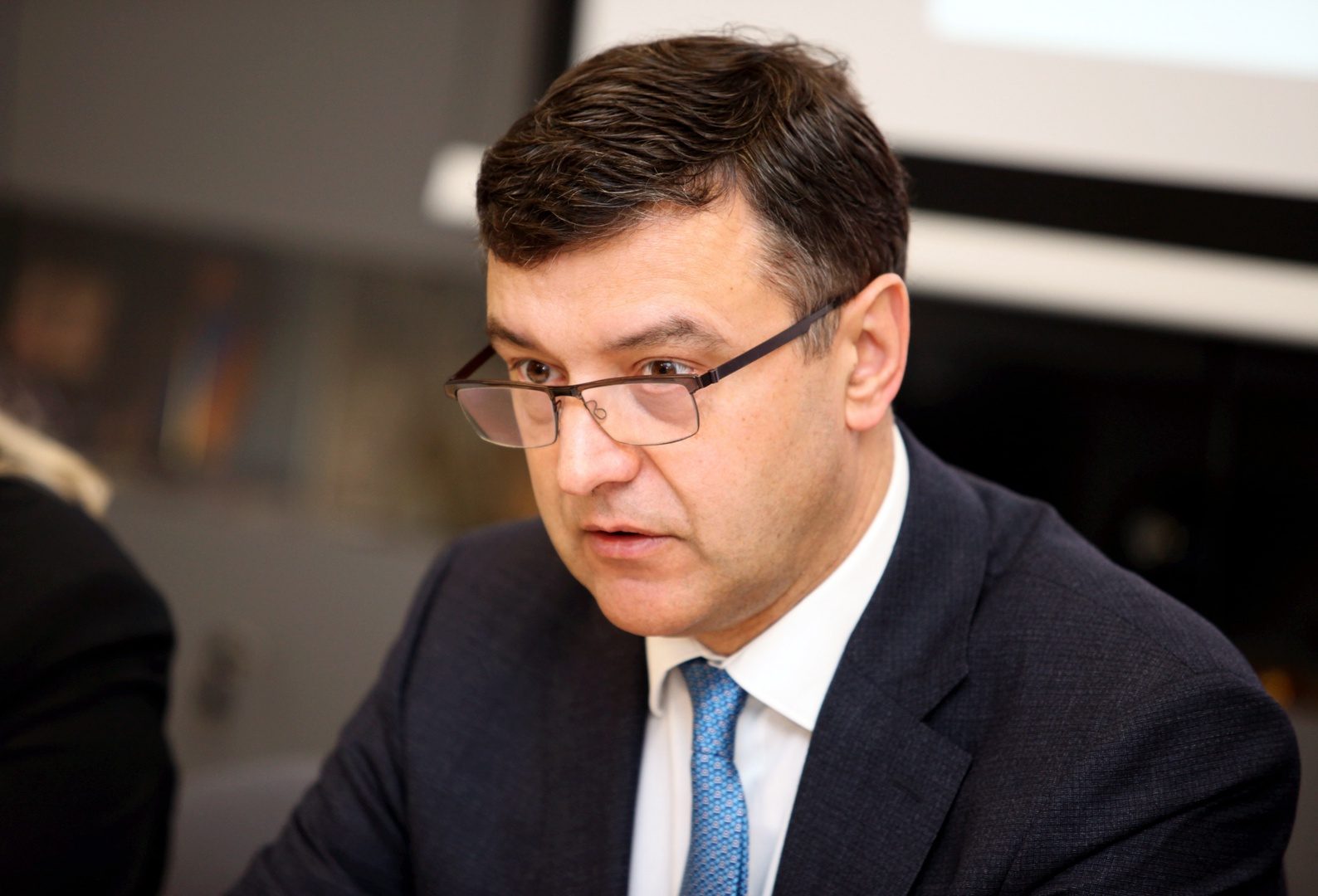 Рейрс: если потребуется, в меры поддержки будут внесены поправки