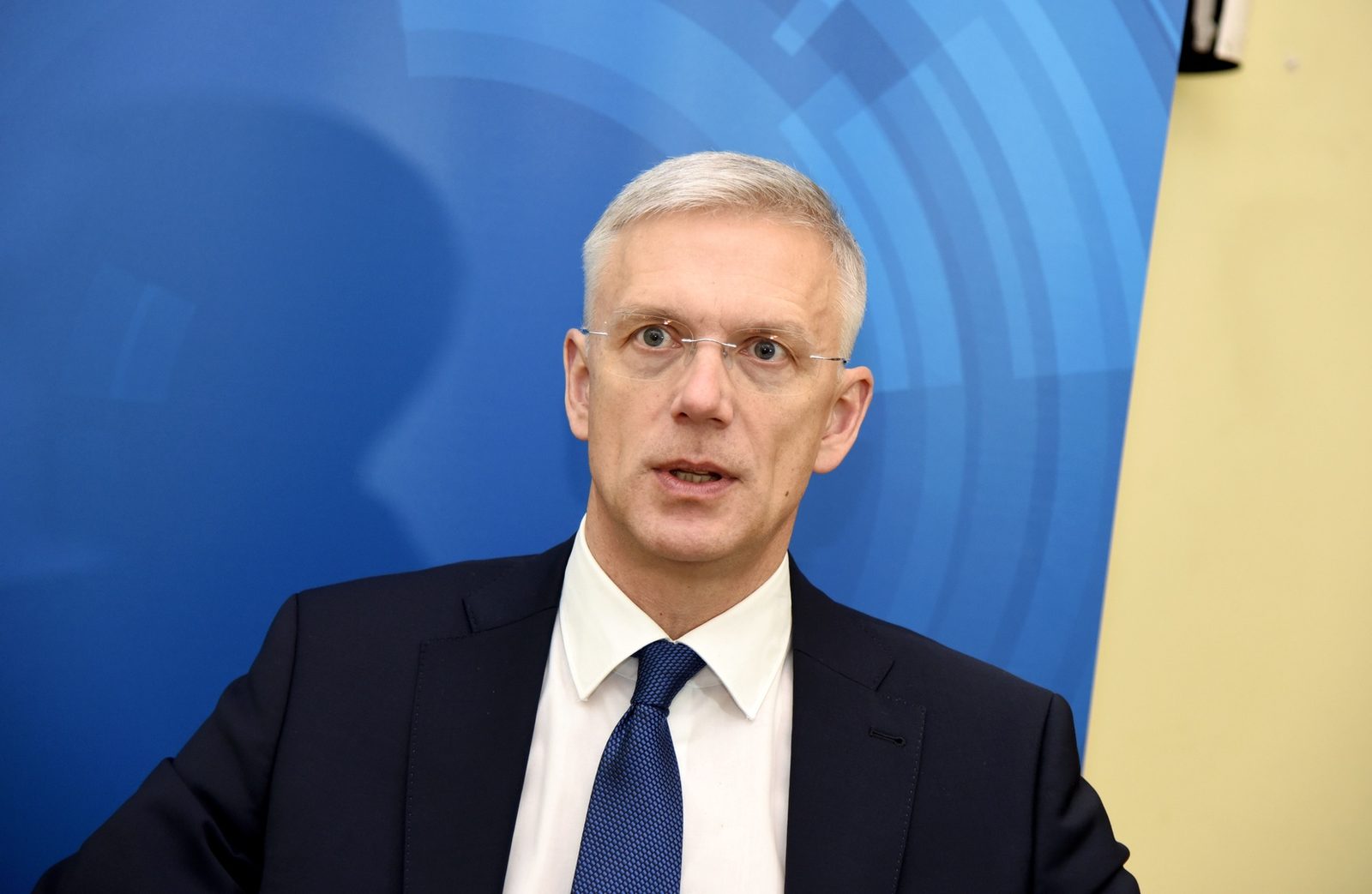 Кариньш: Covid-19 идет победным шествием по миру Кариньш: Covid-19 идет победным шествием по миру