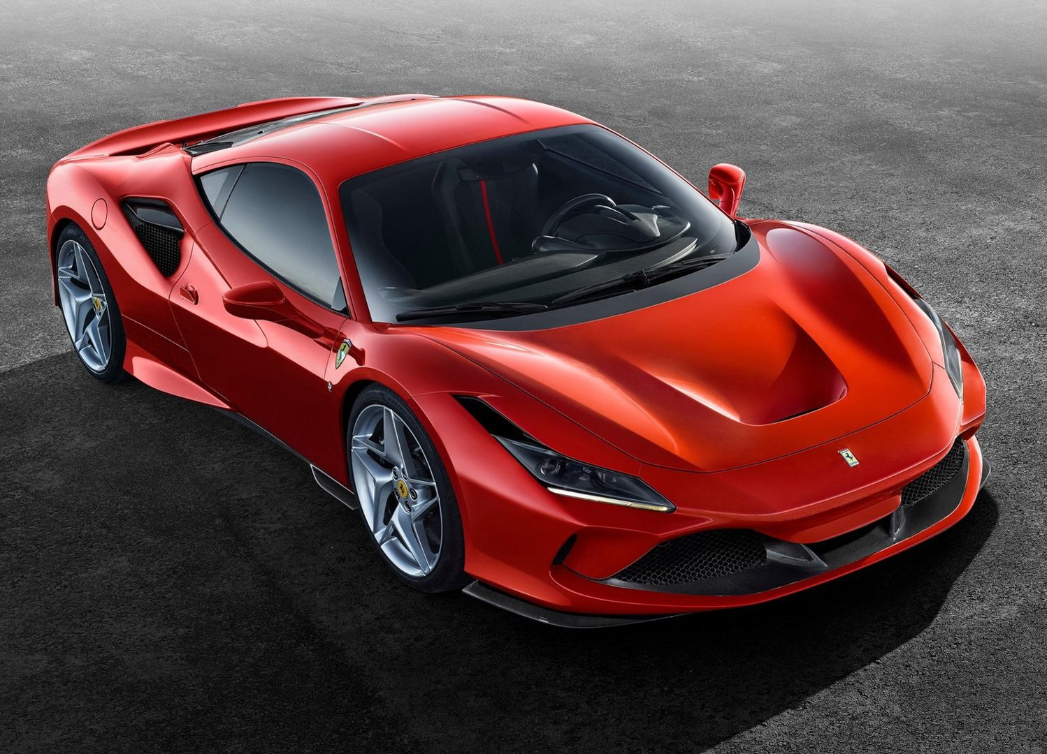Ferrari не решилась перевести все модели на электротягу Ferrari не решилась перевести все модели на электротягу